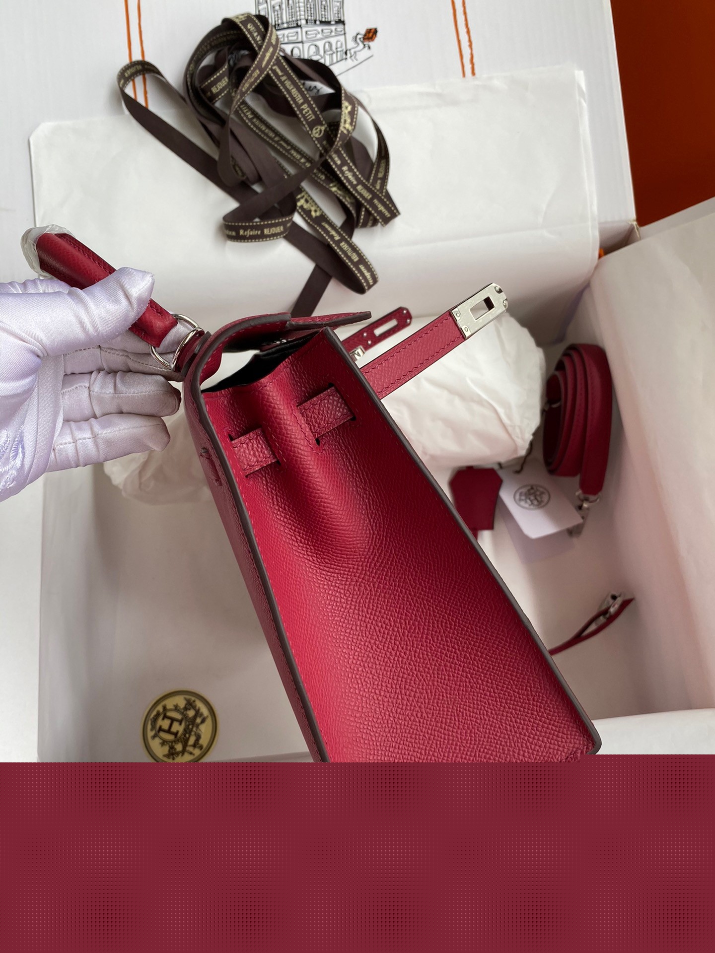 H**mes kelly sellier 28 handmade bag in ruby epsom calfskin