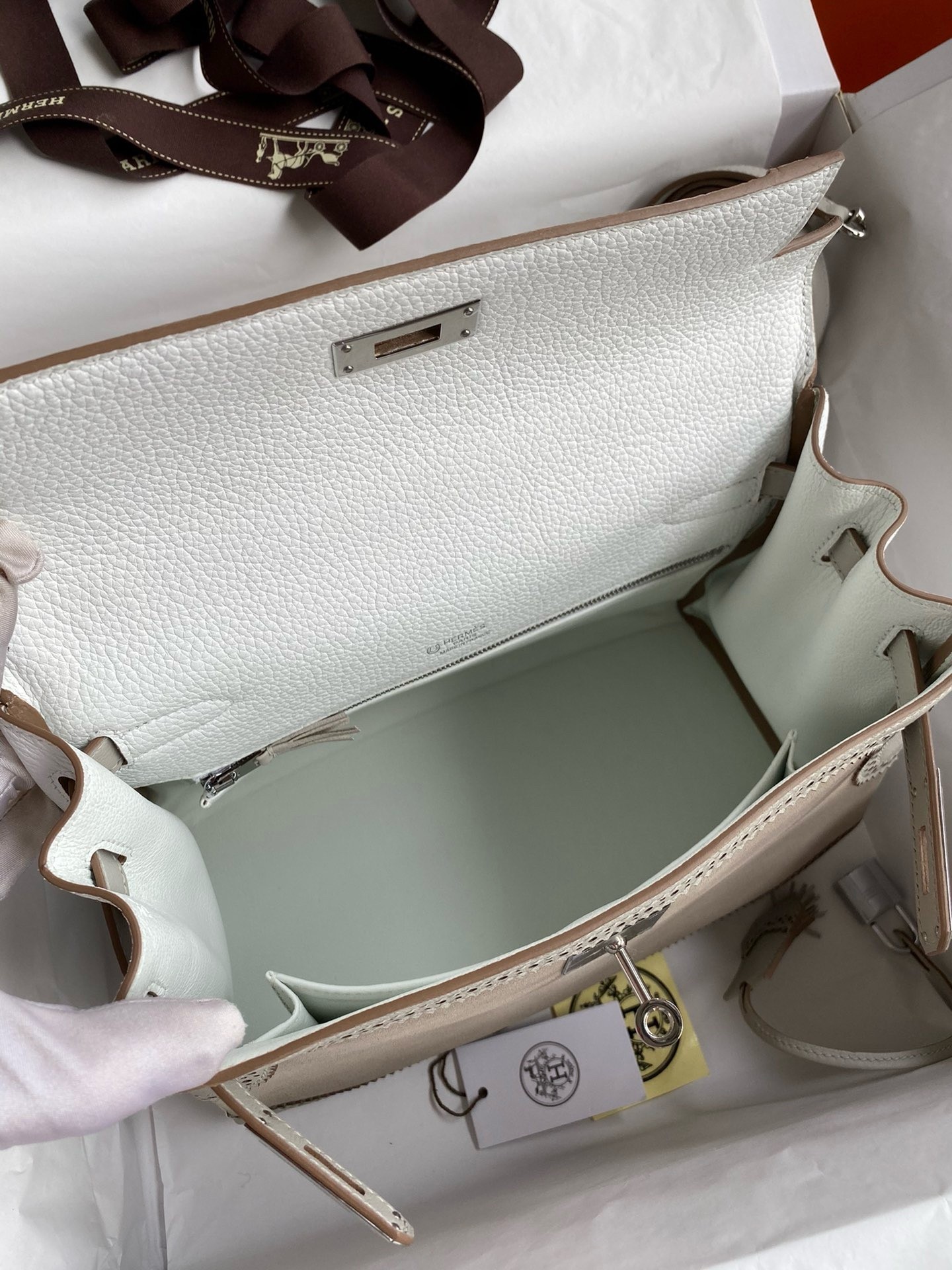 H**mes kelly 28 ghillies grizzly bag in pearl grey evercolor and grey veau doblis