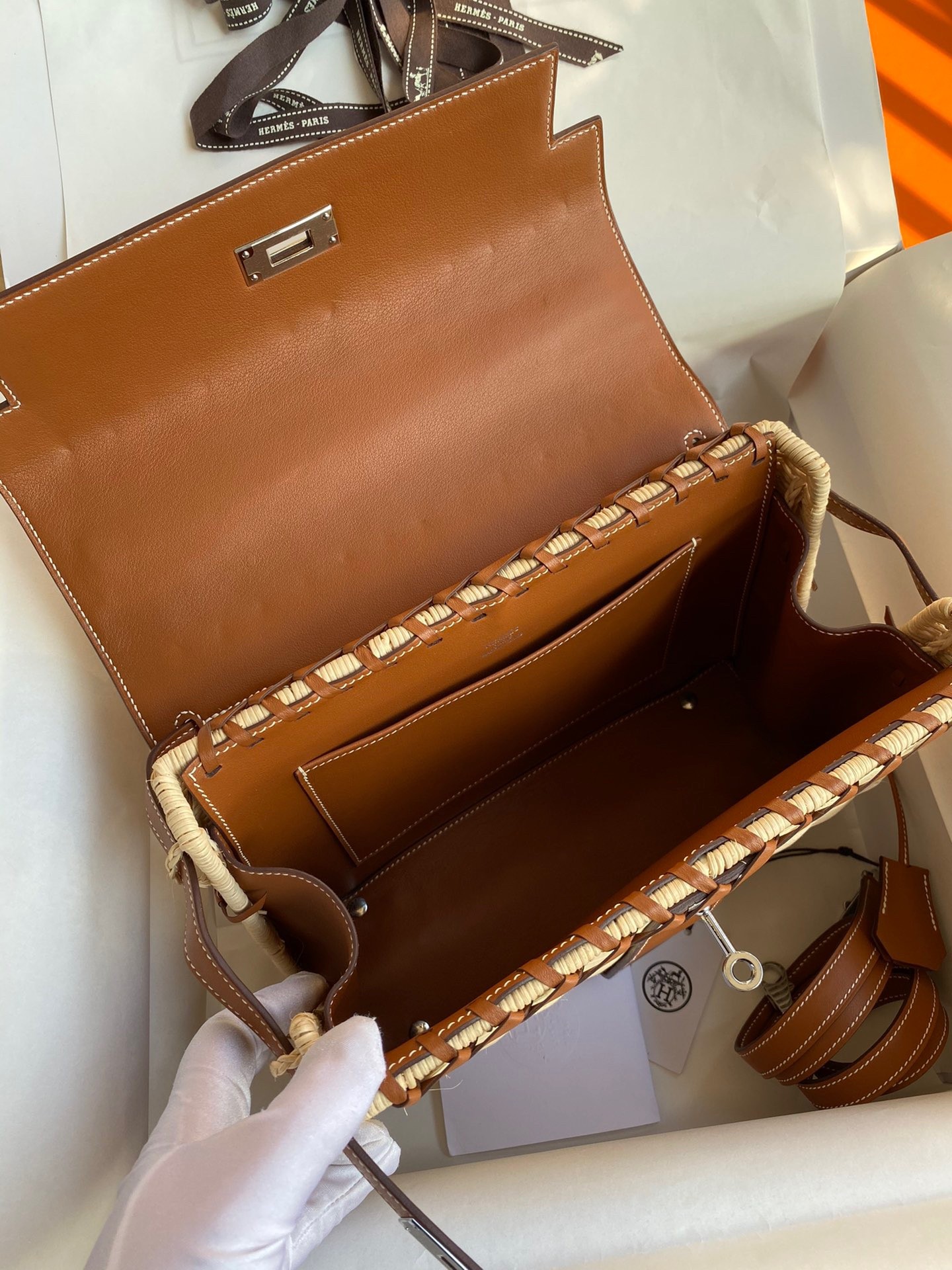 H**mes picnic kelly 28cm bag in wicker with barenia leather