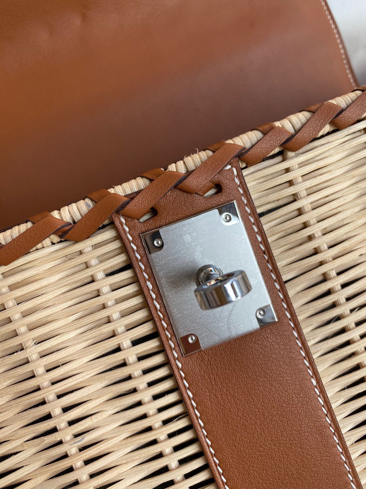 H**mes picnic kelly 28cm bag in wicker with barenia leather