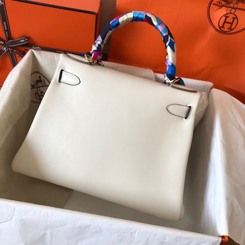 H**mes kelly retourne 28 handmade bag in craie swift calfskin
