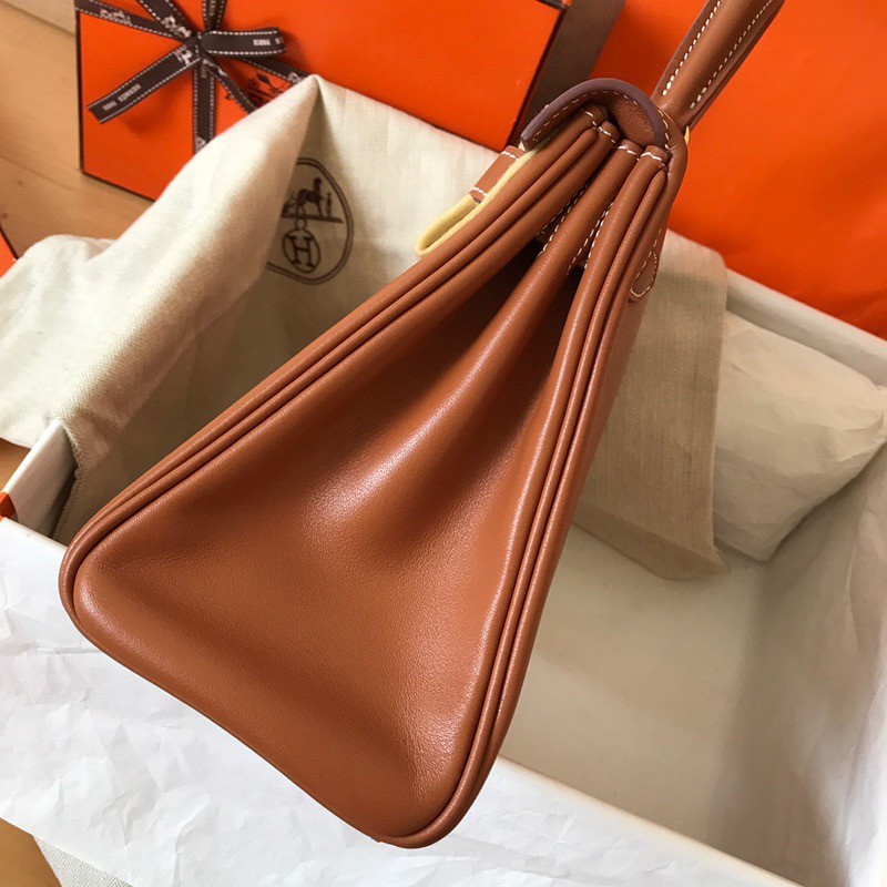 H**mes kelly retourne 28 handmade bag in gold swift calfskin
