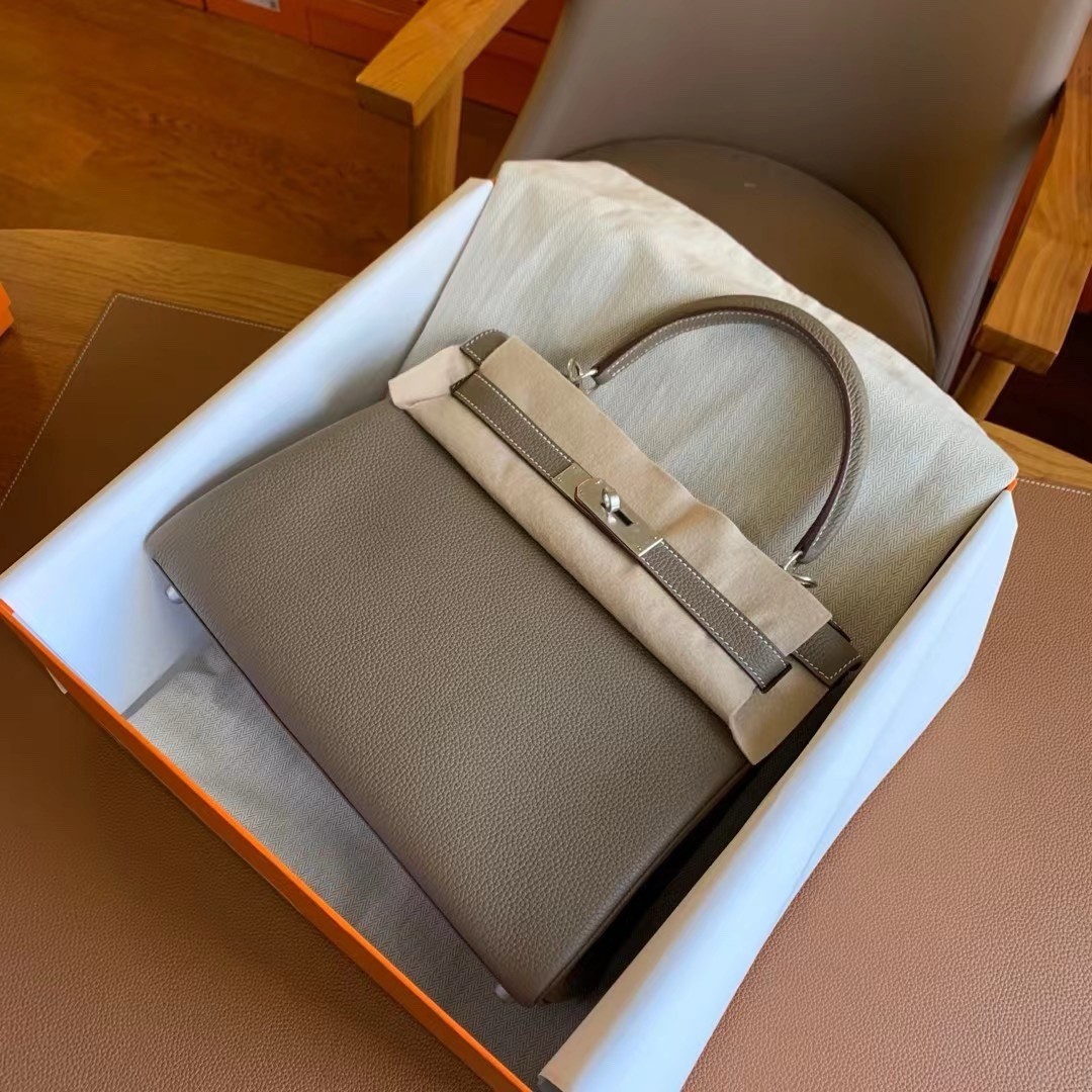 H**mes kelly retourne 28 handmade bag in taupe togo leather