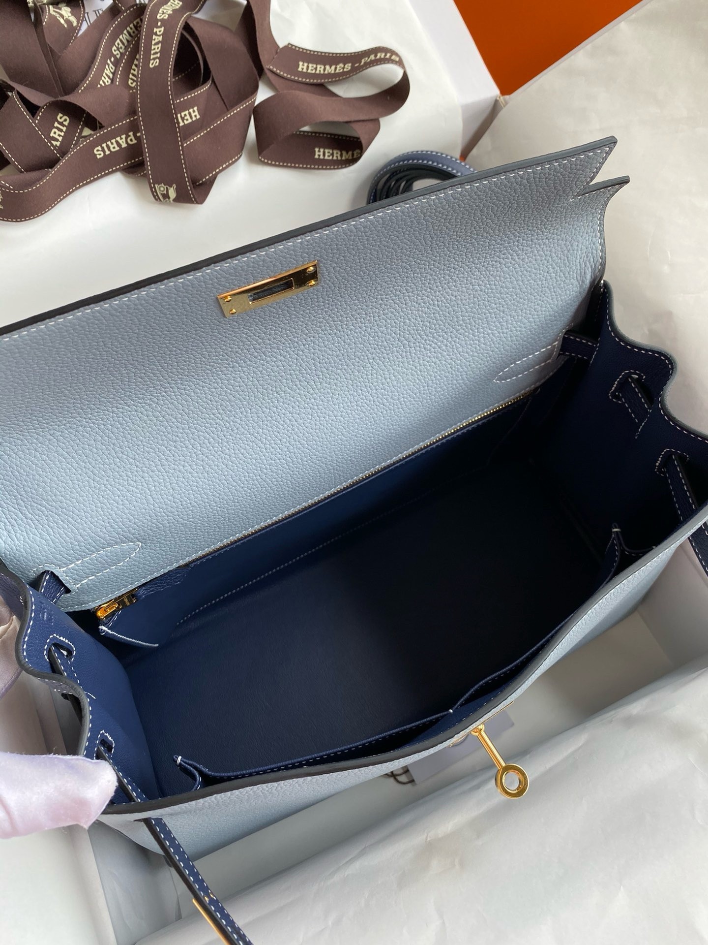 H**mes hss kelly 32 bicolor bag in blue lin and blue clemence leather