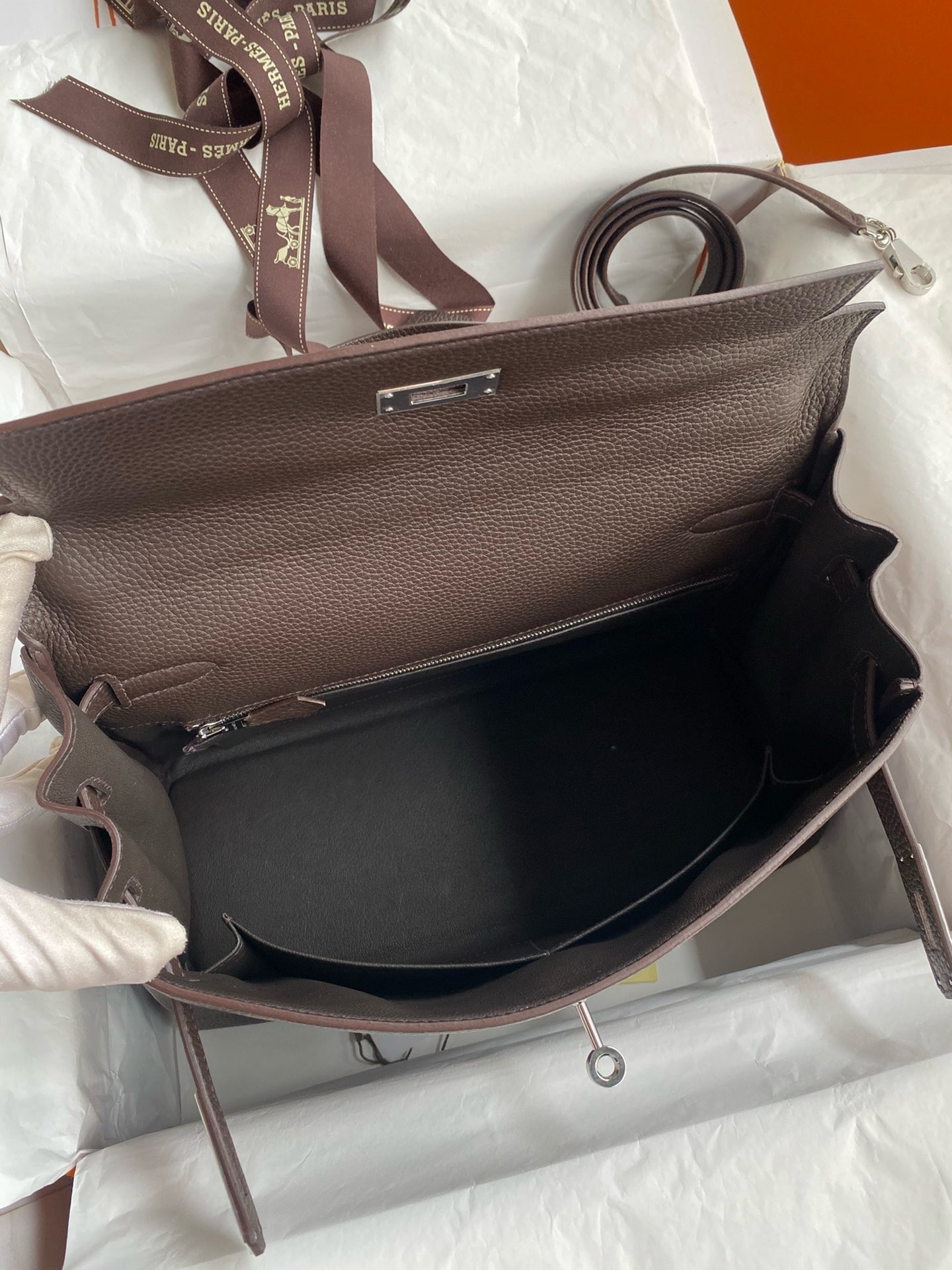 H**mes kelly retourne 32 handmade bag in chocolat clemence leather