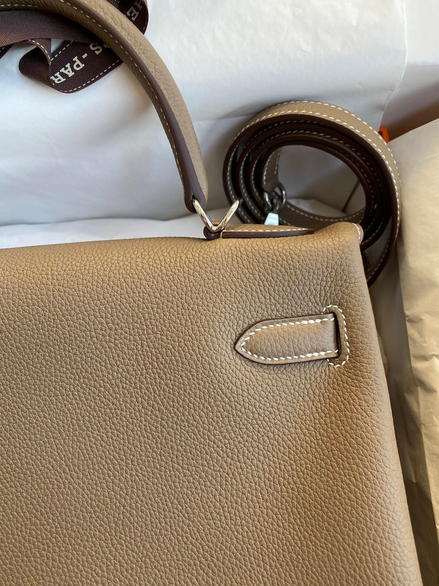 H**mes kelly retourne 32 handmade bag in taupe clemence leather