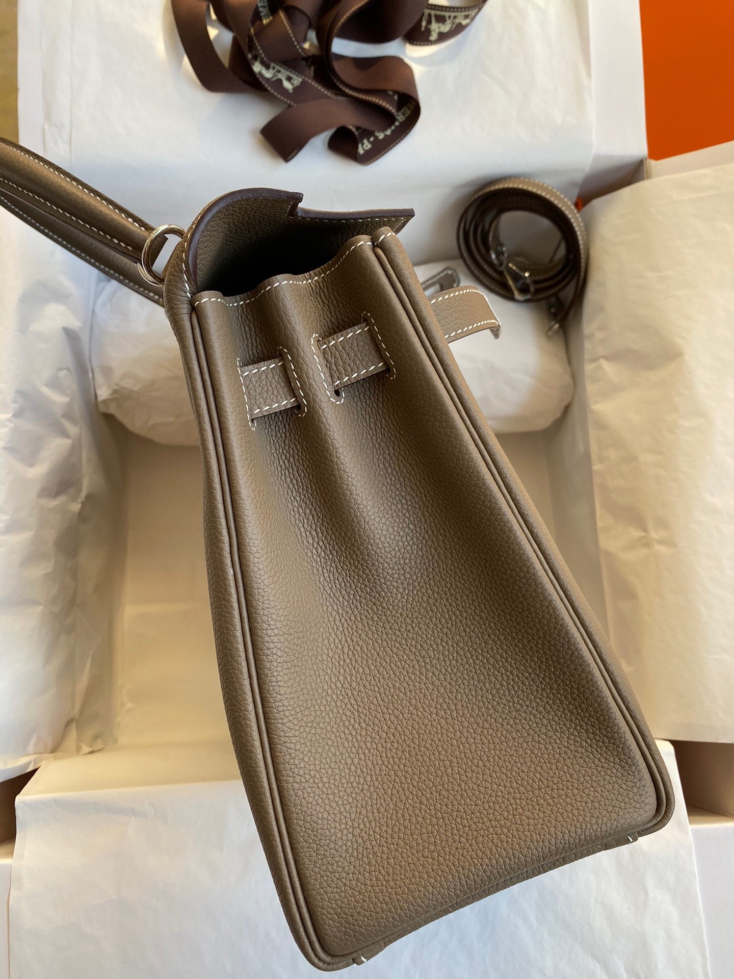 H**mes kelly retourne 32 handmade bag in taupe clemence leather
