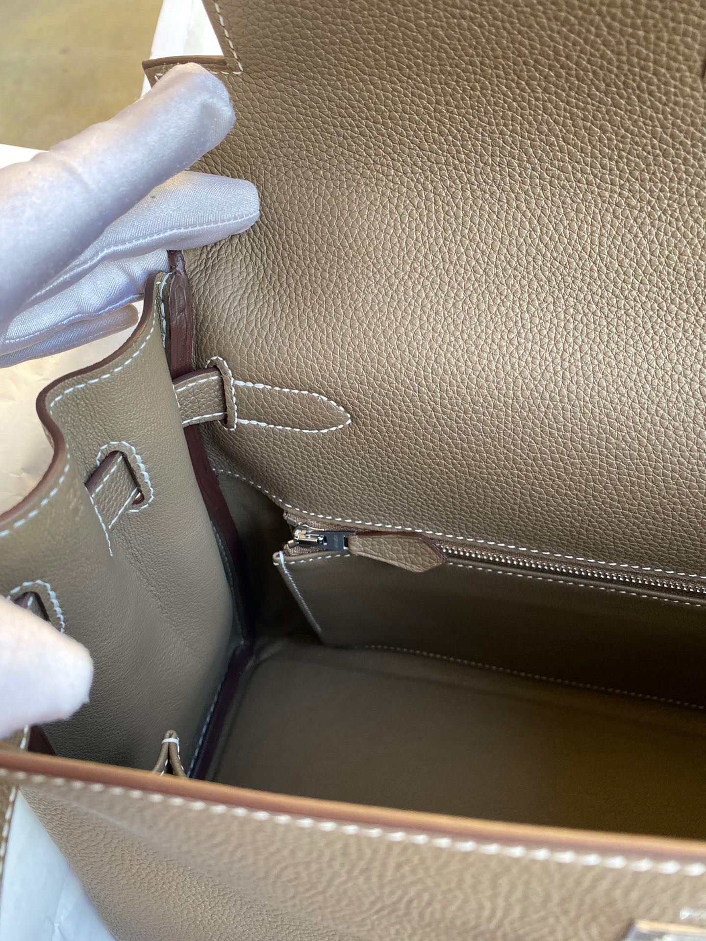 H**mes kelly retourne 32 handmade bag in taupe clemence leather