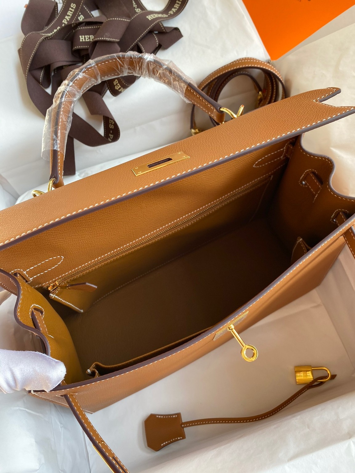 H**mes kelly sellier 32 handmade bag in gold epsom calfskin