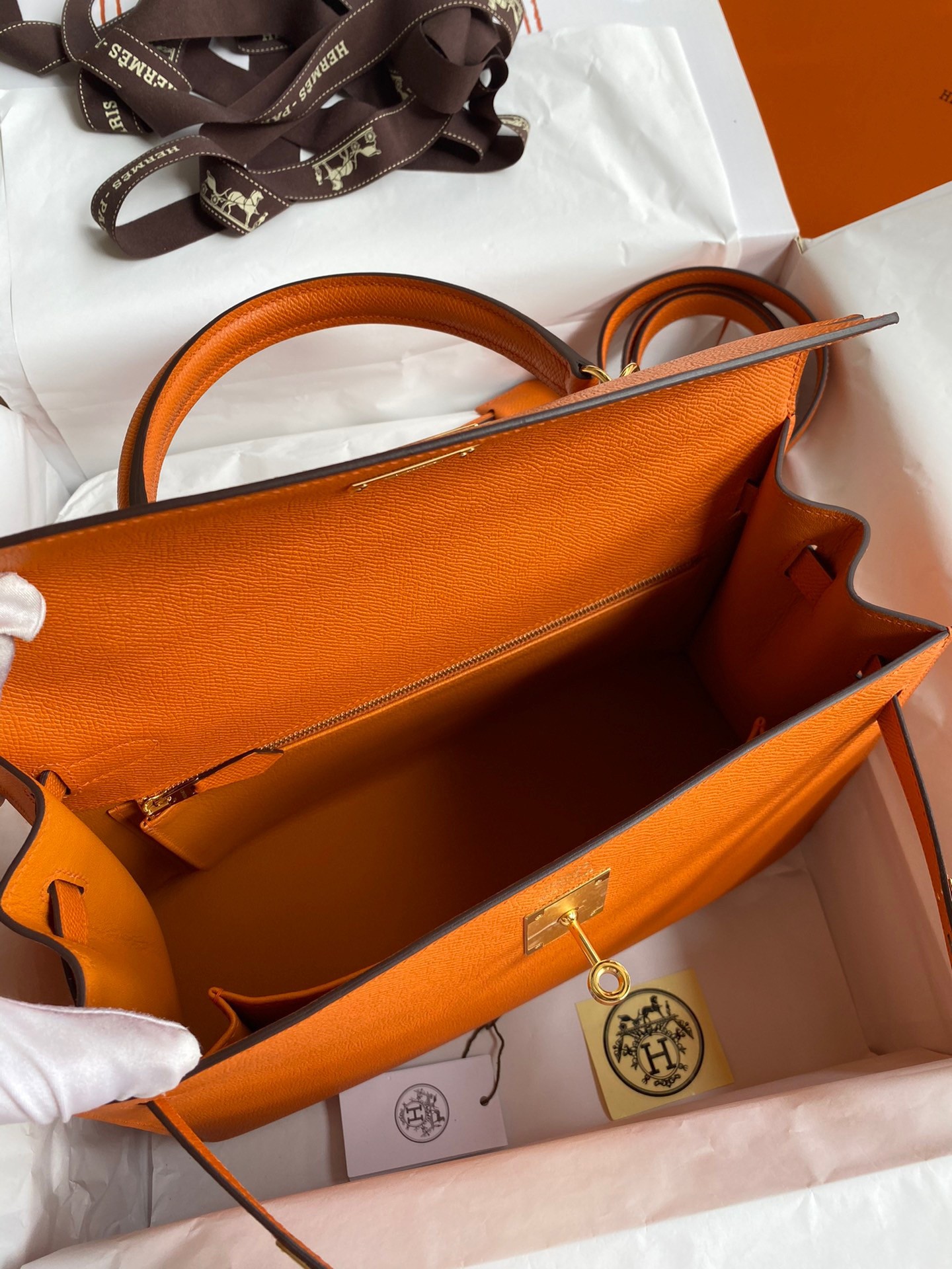 H**mes kelly sellier 32 handmade bag in orange epsom calfskin