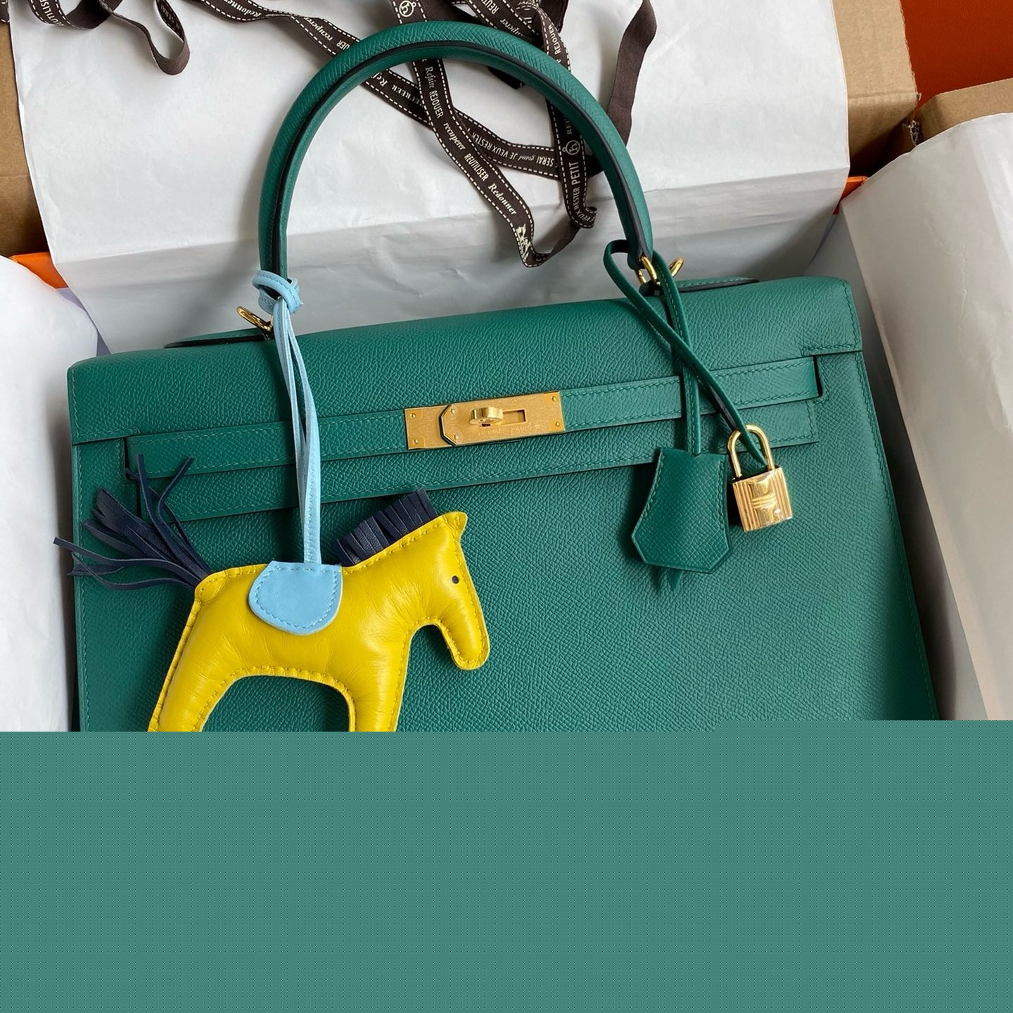 H**mes kelly sellier 35 handmade bag in malachite epsom calfskin