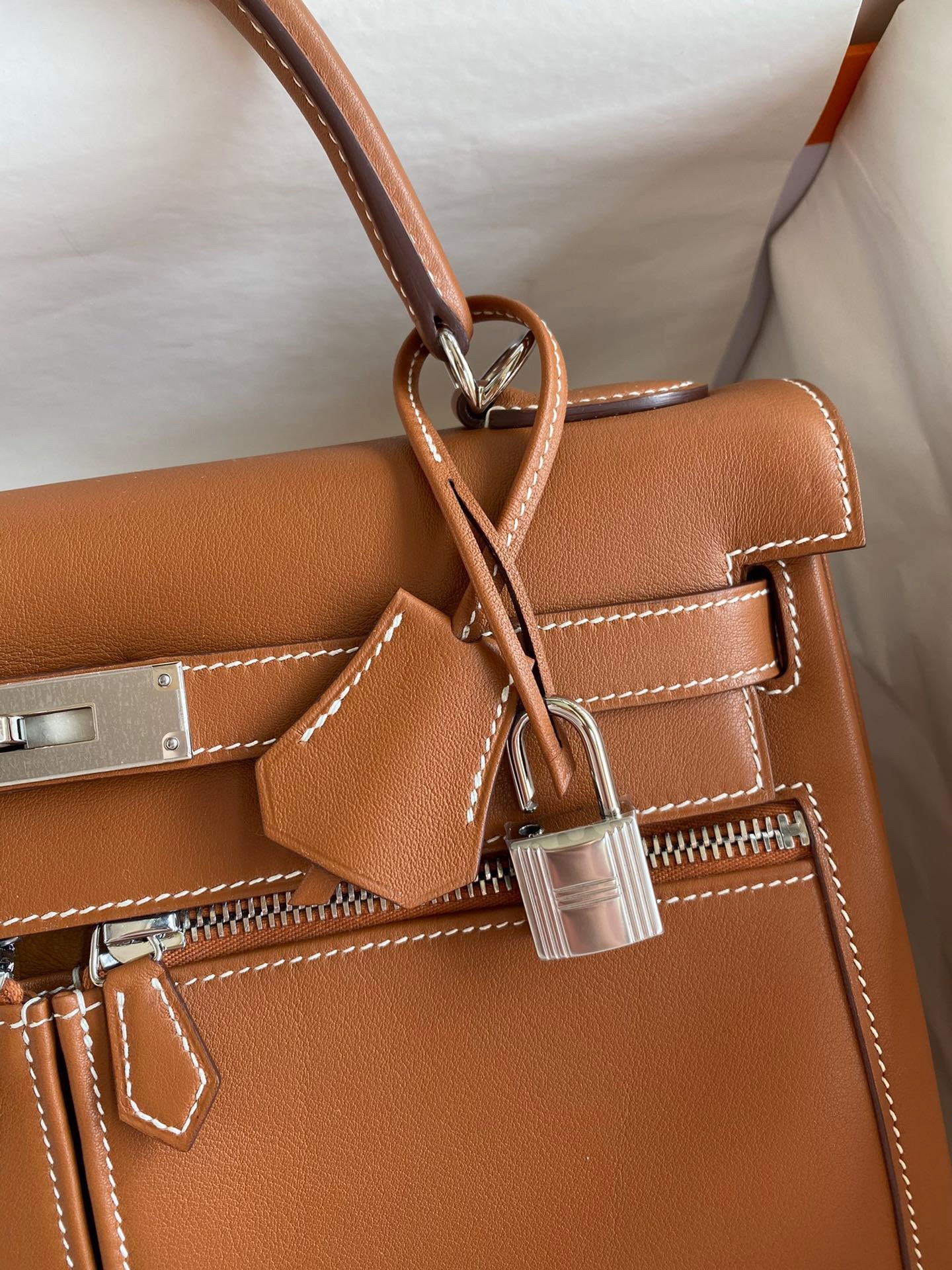 H**mes kelly lakis 32 handmade bag in gold swift calfskin