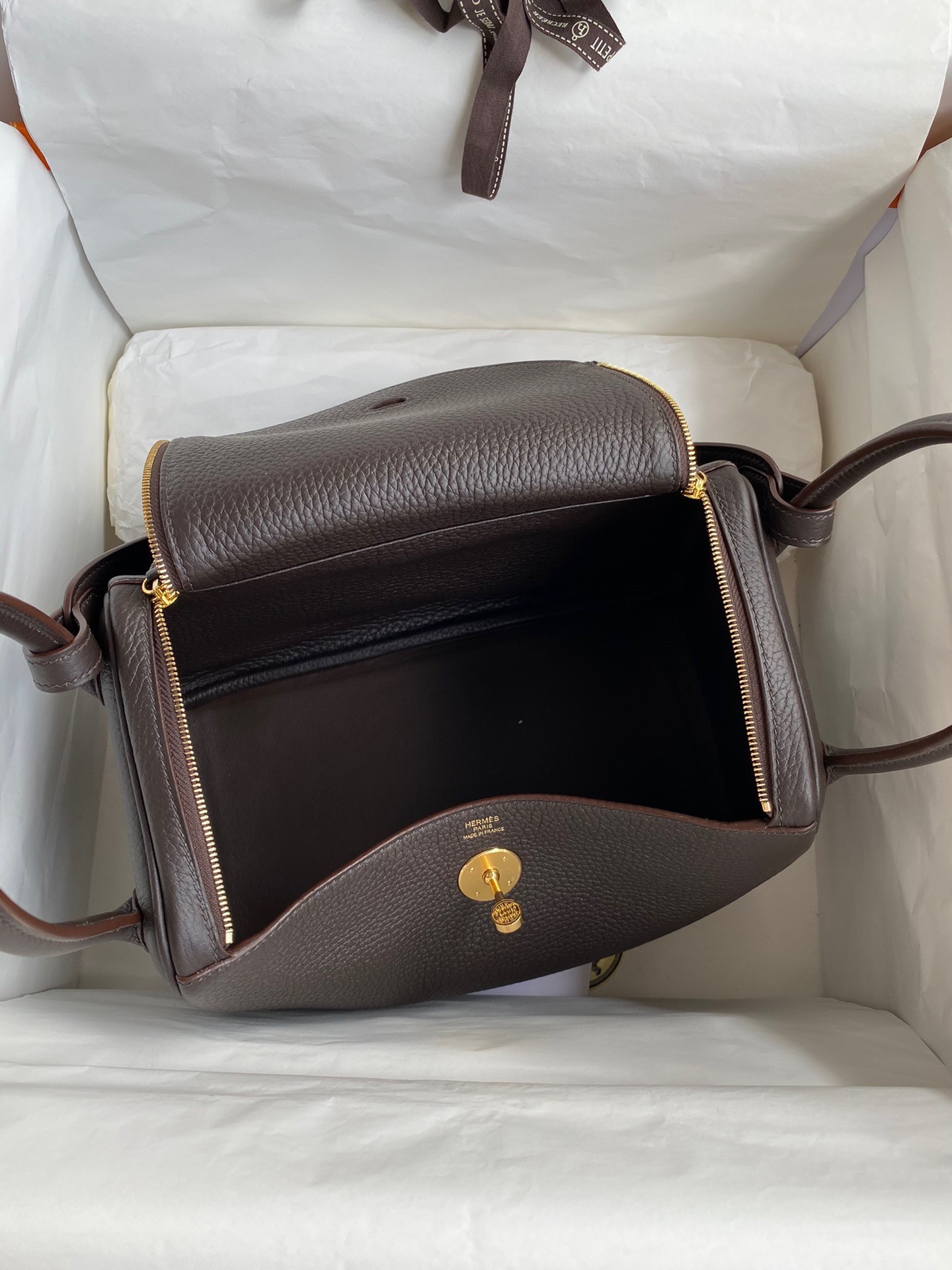 H**mes lindy 26 handmade bag in ebene clemence leather