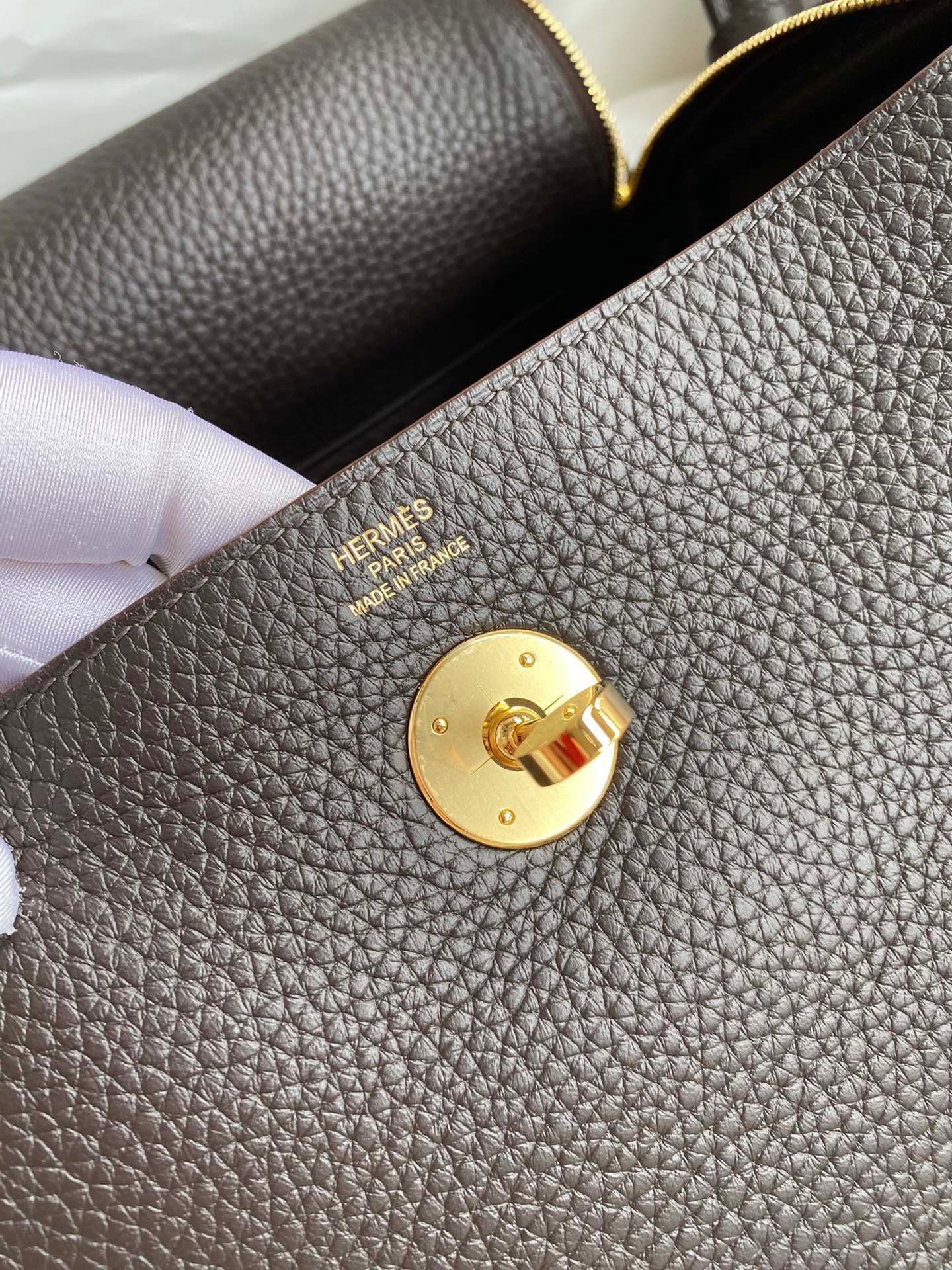 H**mes lindy 26 handmade bag in ebene clemence leather