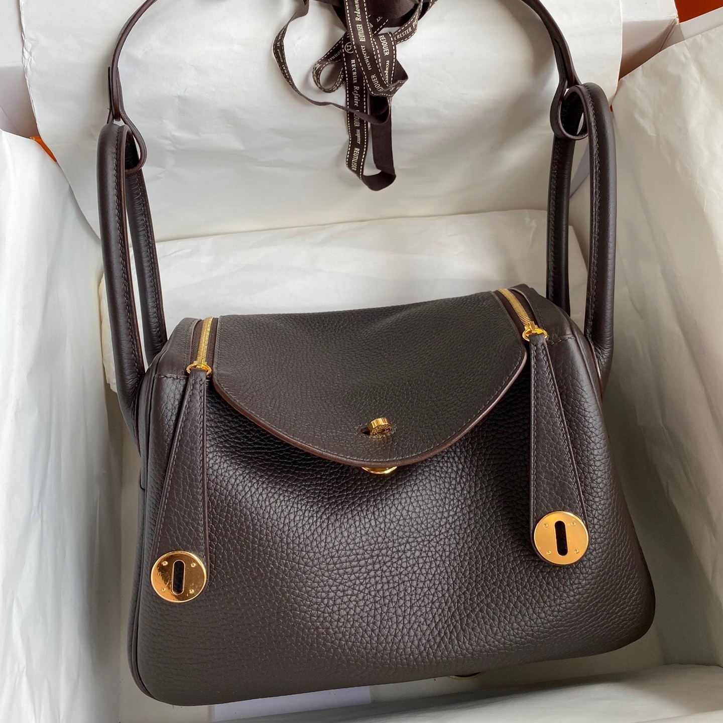 H**mes lindy 26 handmade bag in ebene clemence leather