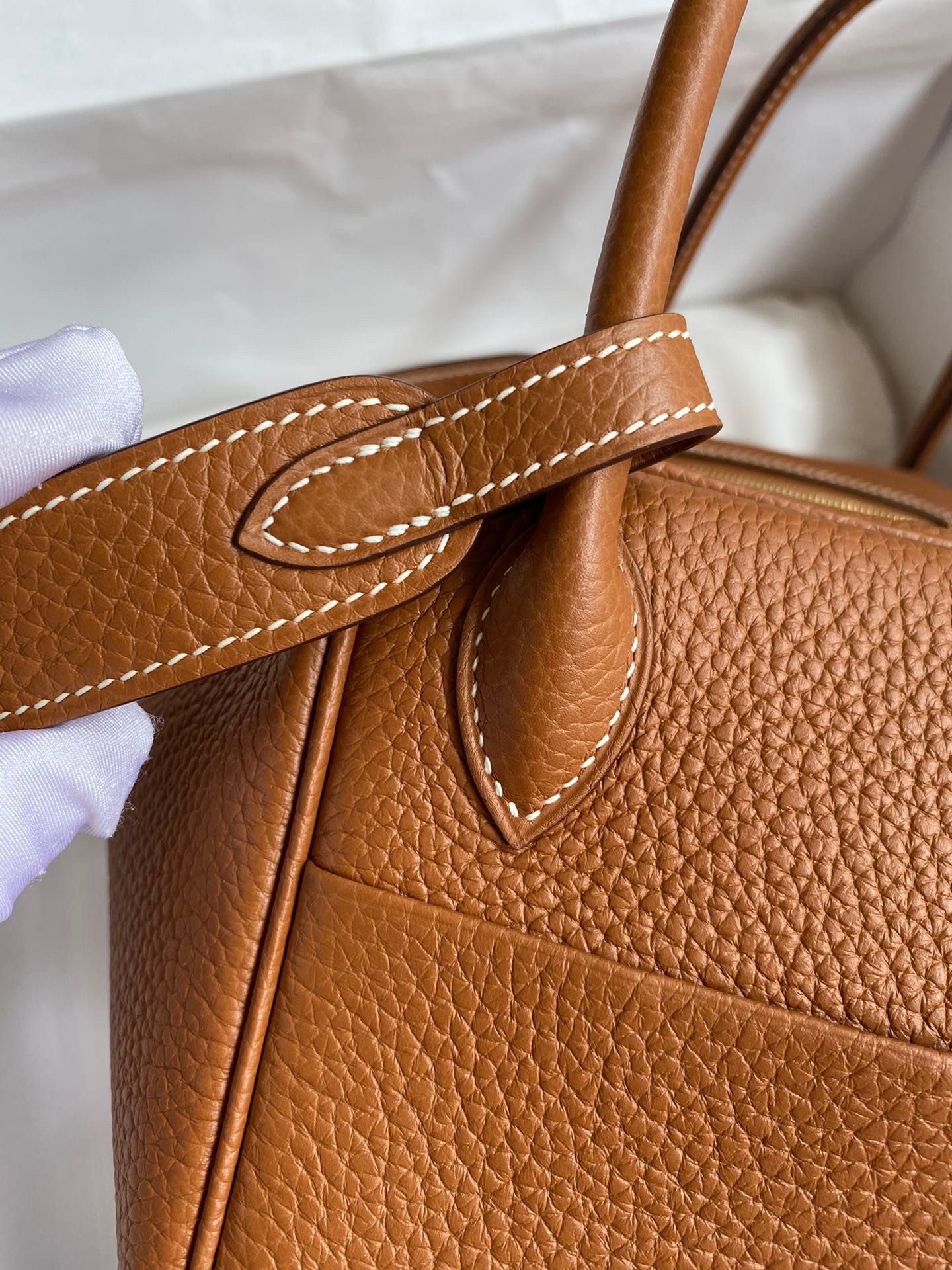 H**mes lindy 26 handmade bag in gold clemence leather