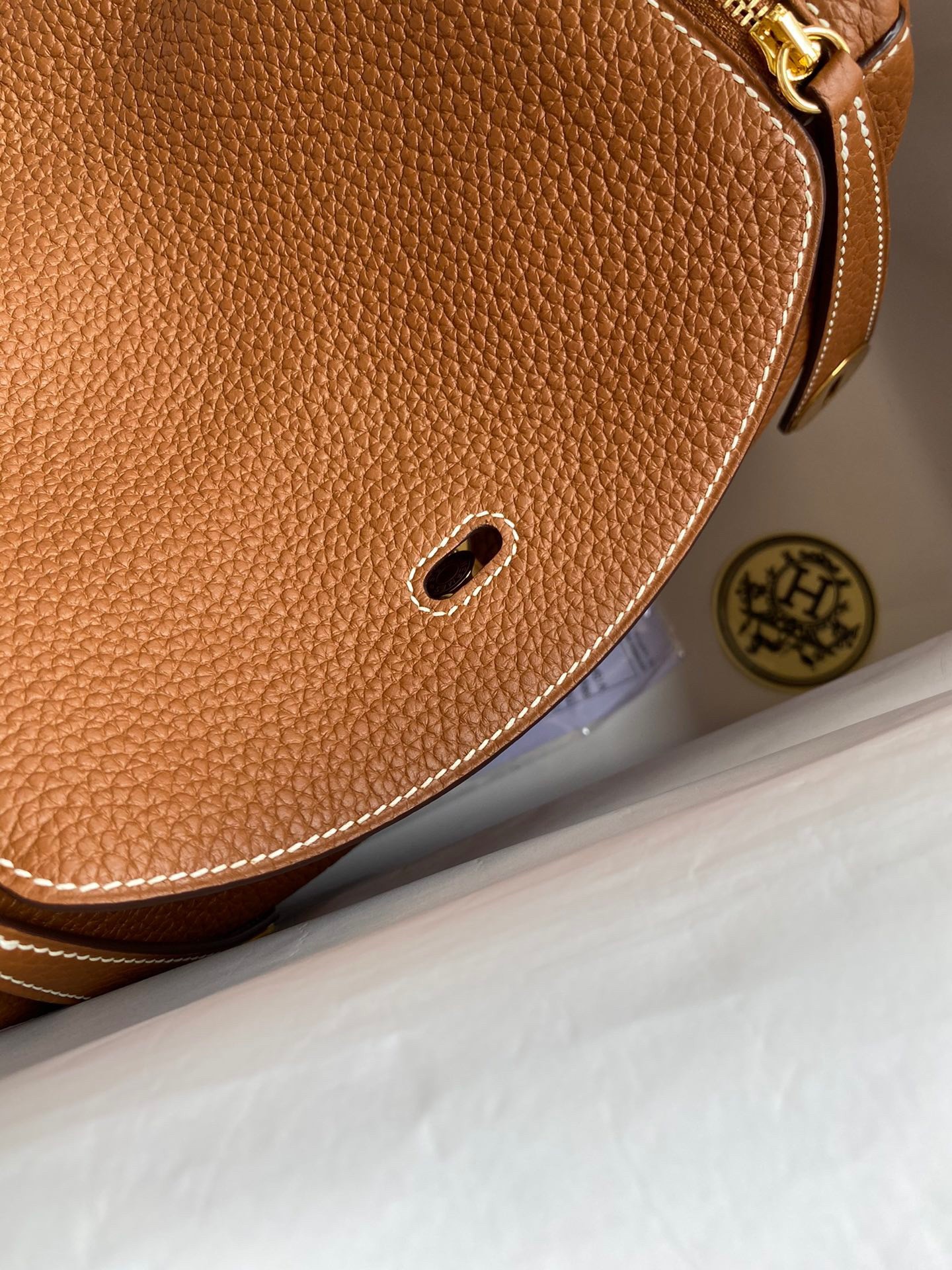 H**mes lindy 26 handmade bag in gold clemence leather