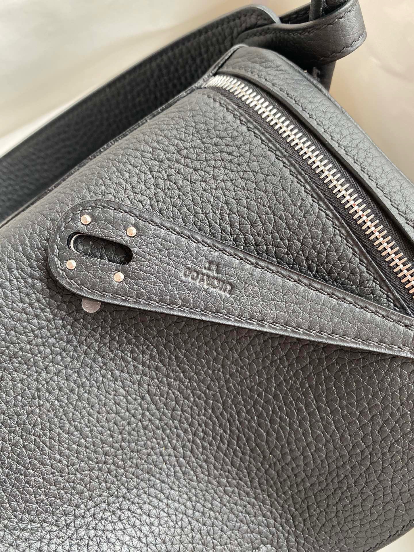 H**mes lindy 26 handmade bag in black clemence leather