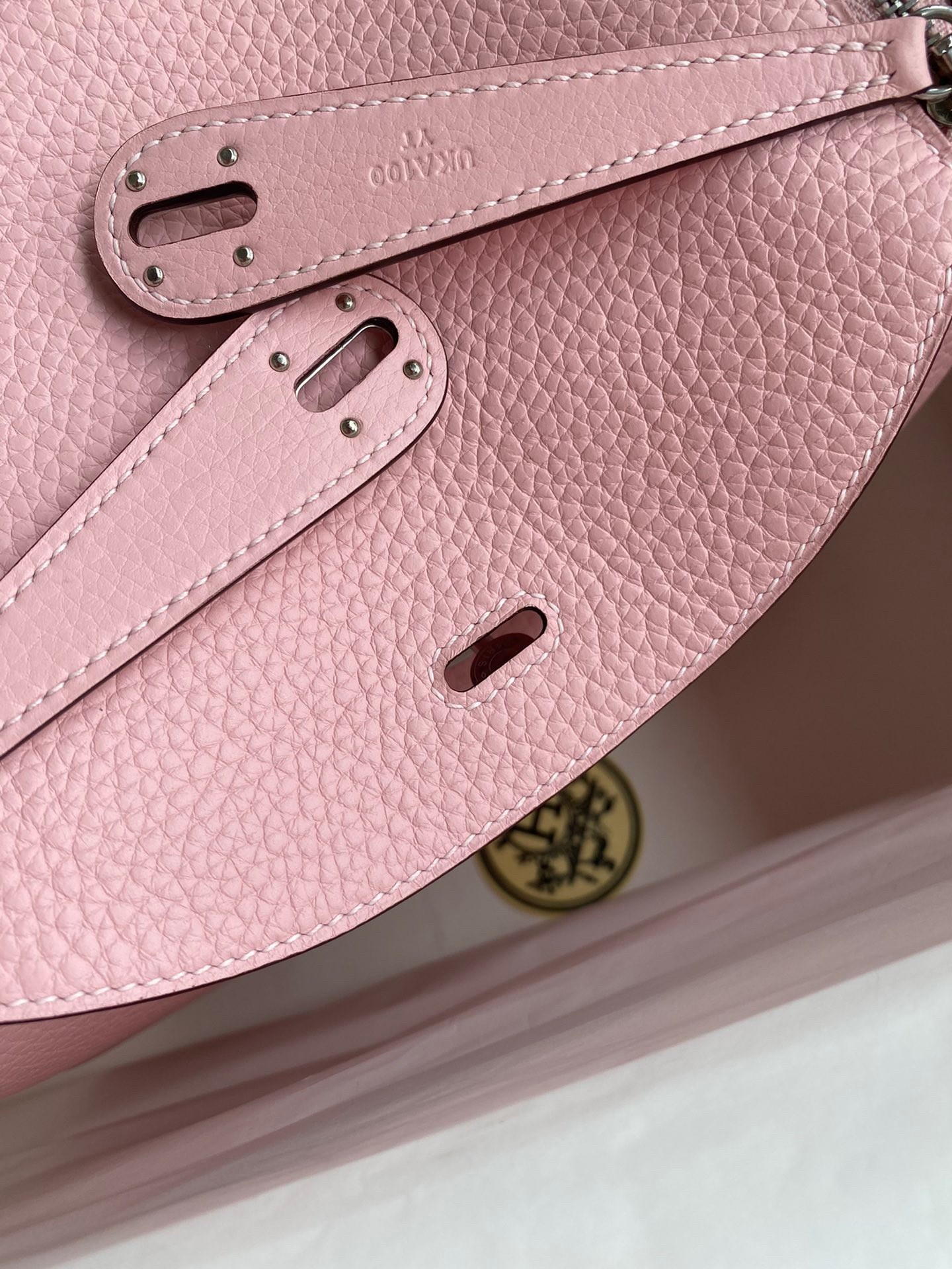 H**mes lindy 26 handmade bag in rose sakura clemence leather