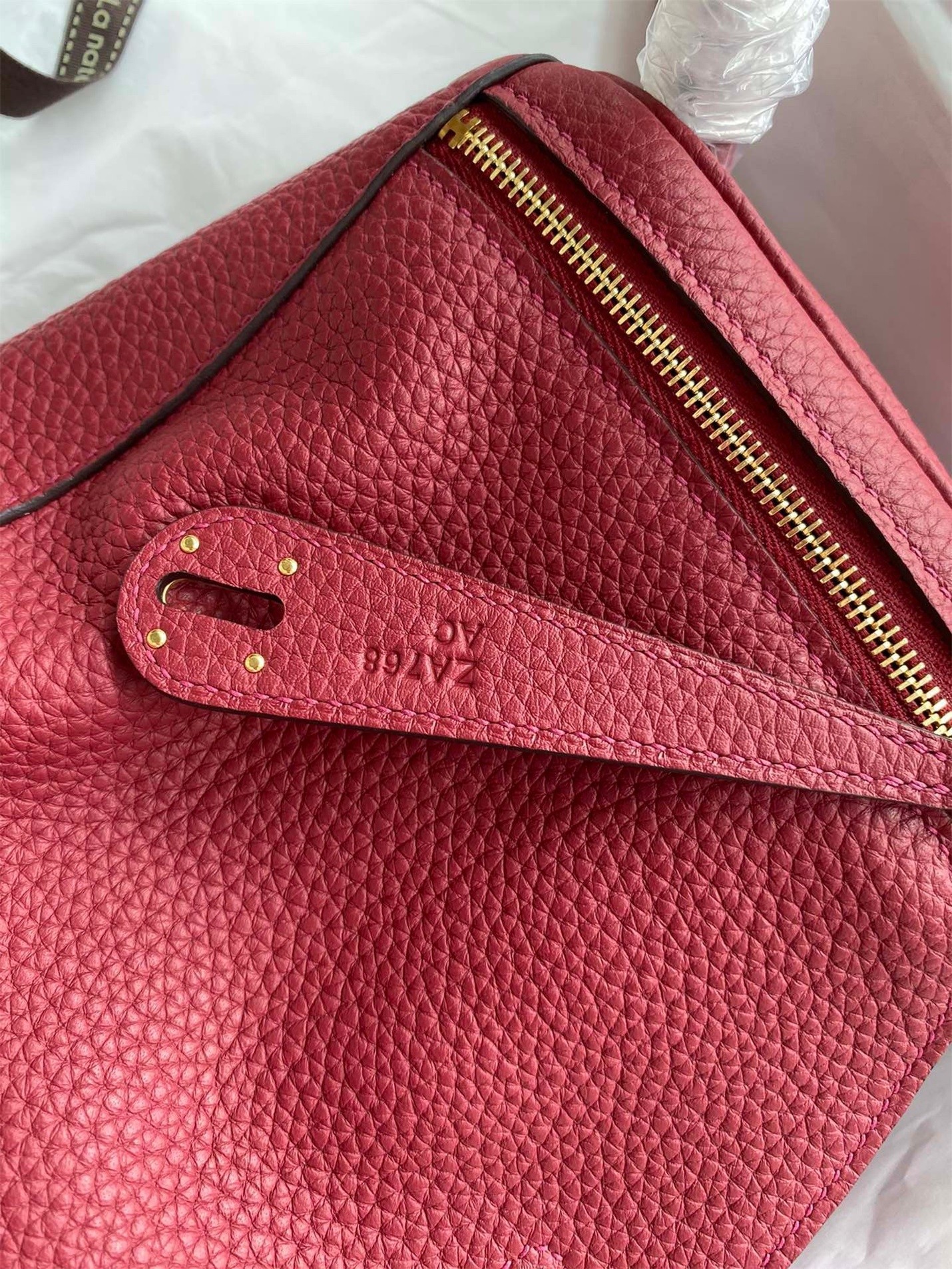 H**mes lindy 26 handmade bag in ruby clemence leather