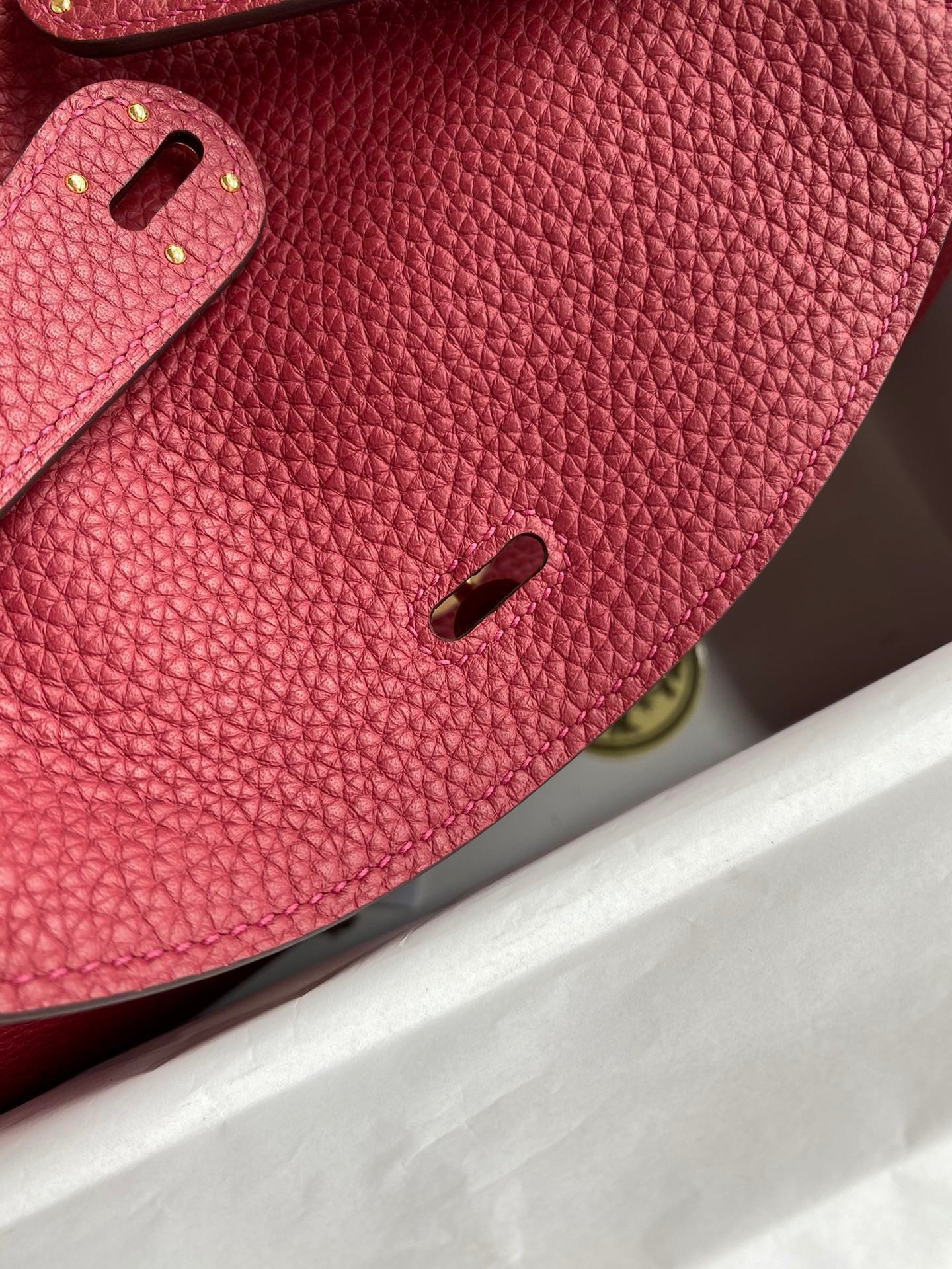 H**mes lindy 26 handmade bag in ruby clemence leather