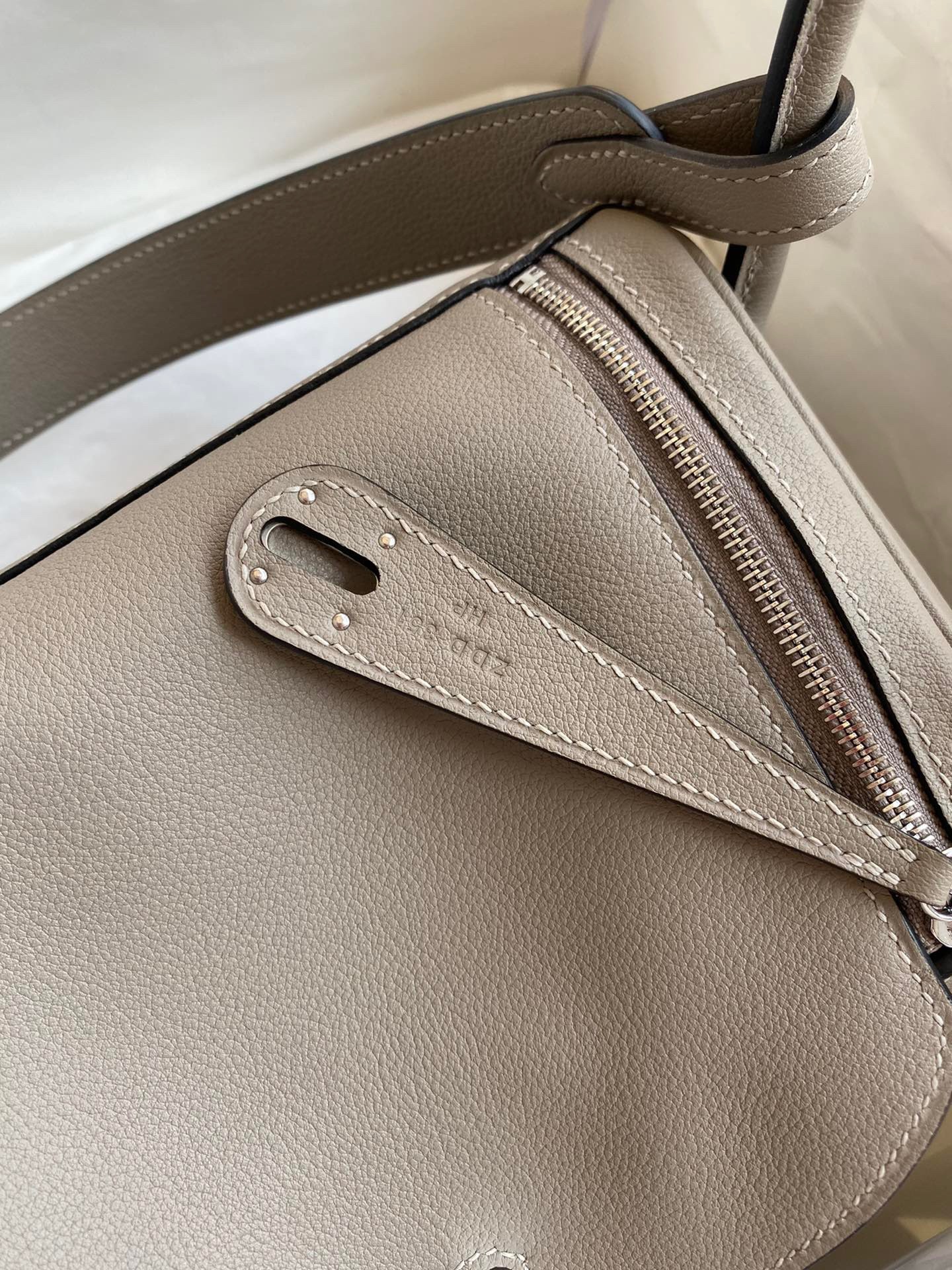 H**mes lindy 26 handmade bag in gris asphalt evercolor leather