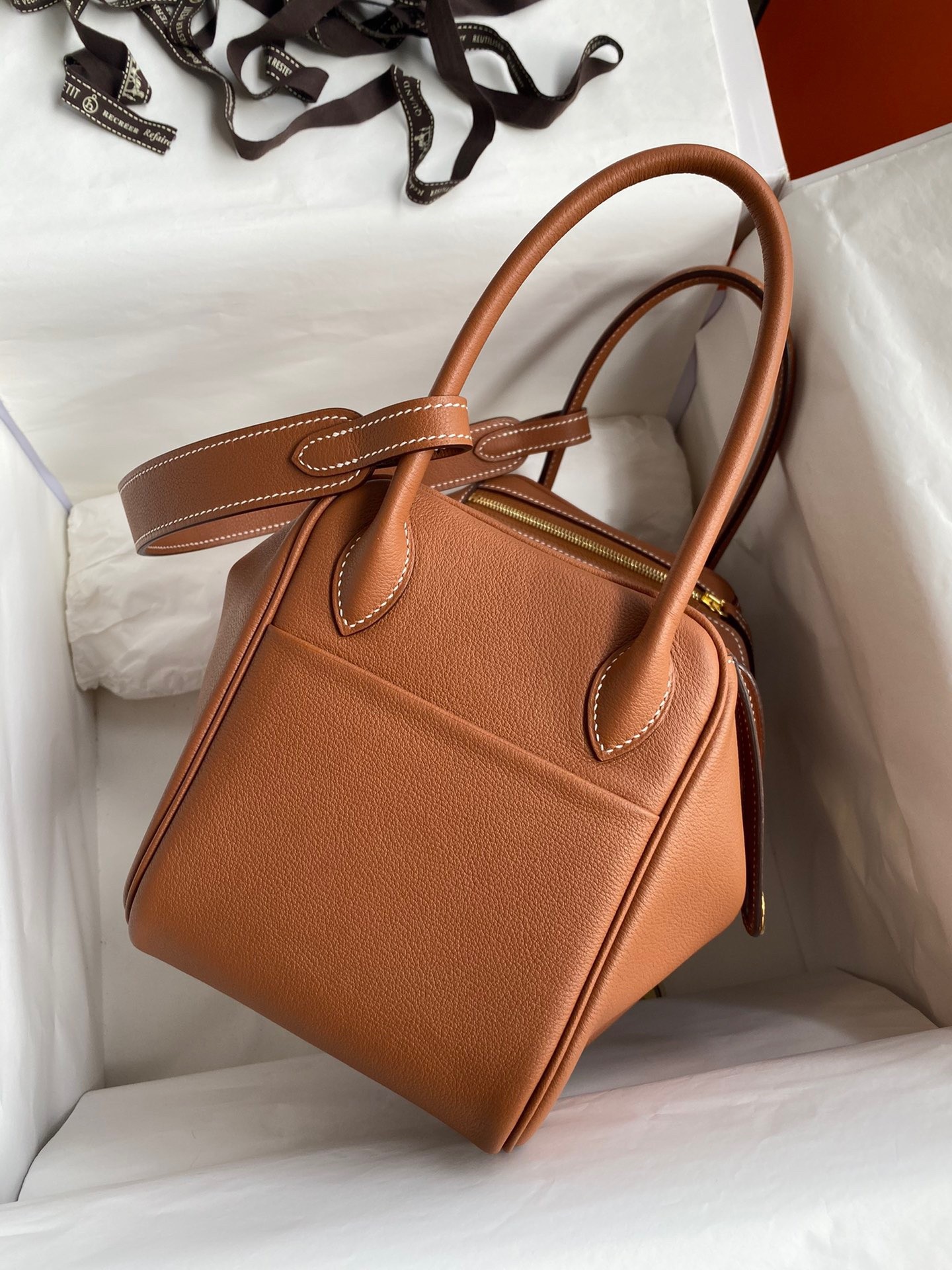 H**mes lindy 26 handmade bag in gold evercolor leather