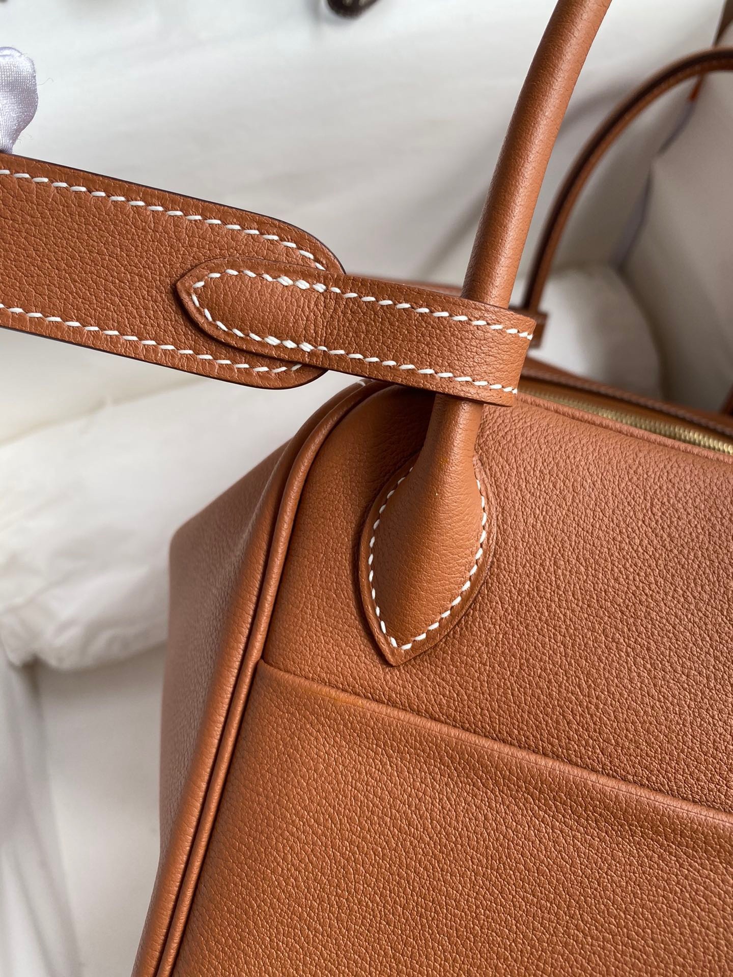 H**mes lindy 26 handmade bag in gold evercolor leather