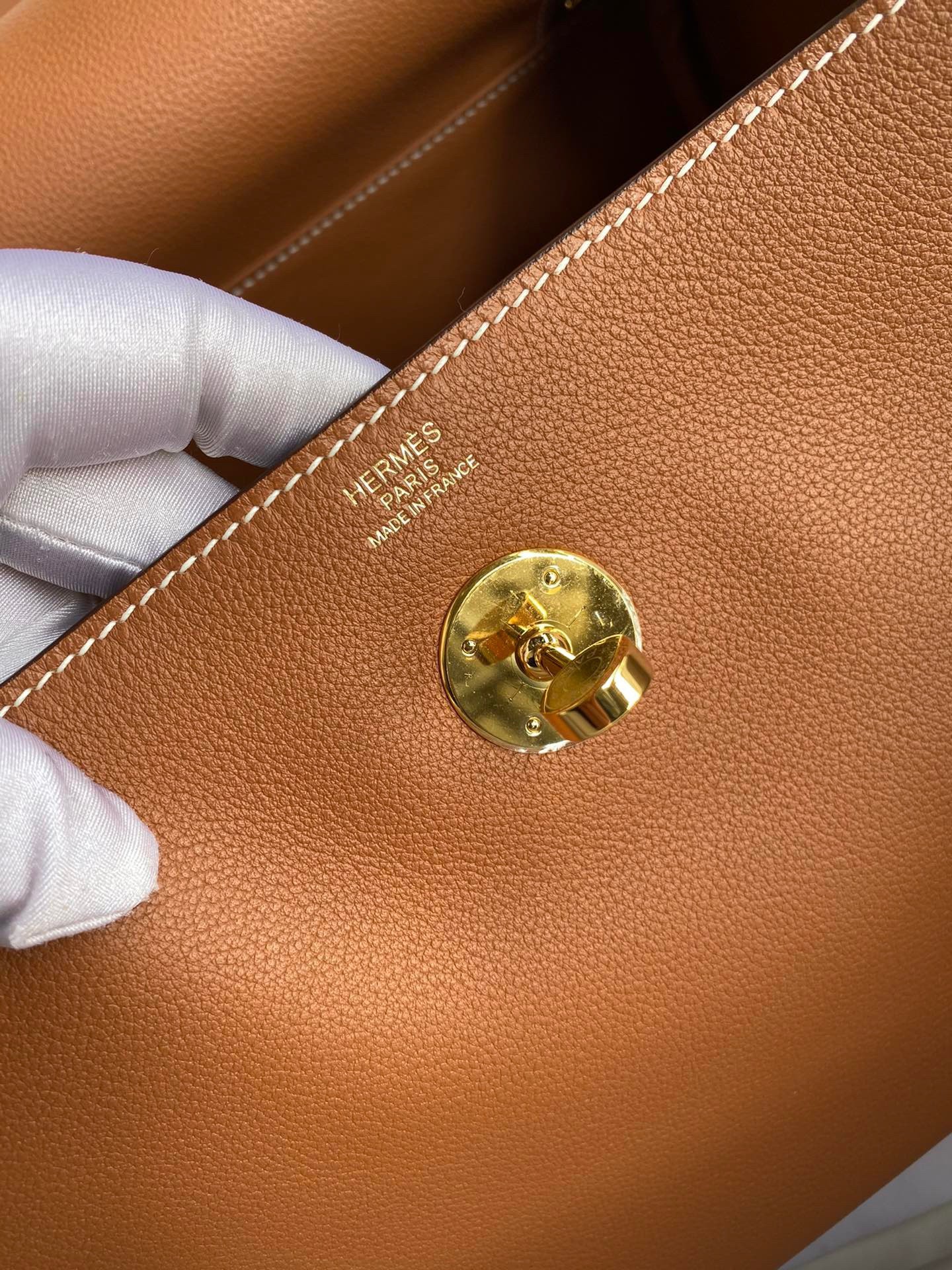 H**mes lindy 26 handmade bag in gold evercolor leather