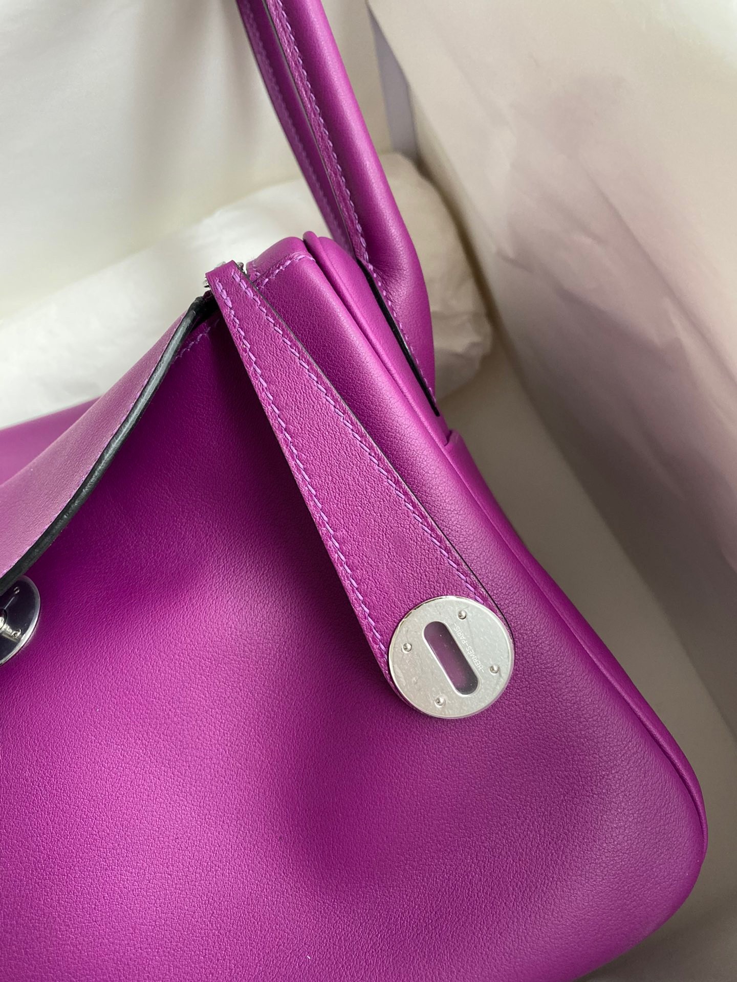 H**mes lindy 26 handmade bag in anemone swift calfskin