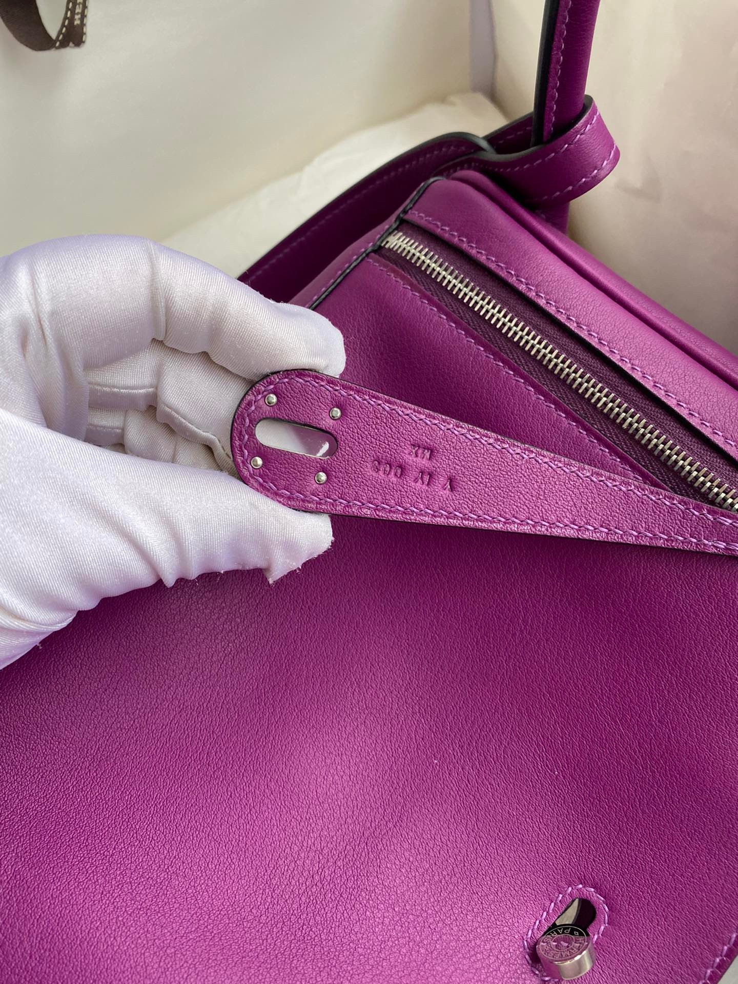 H**mes lindy 26 handmade bag in anemone swift calfskin