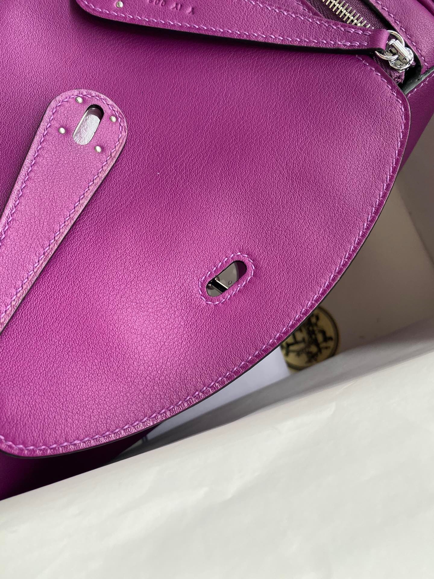 H**mes lindy 26 handmade bag in anemone swift calfskin
