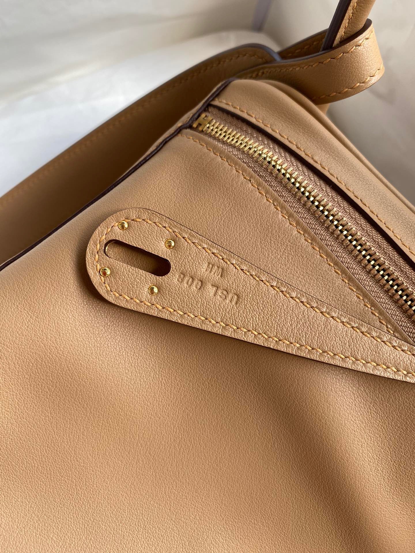 H**mes lindy 26 handmade bag in chai swift calfskin
