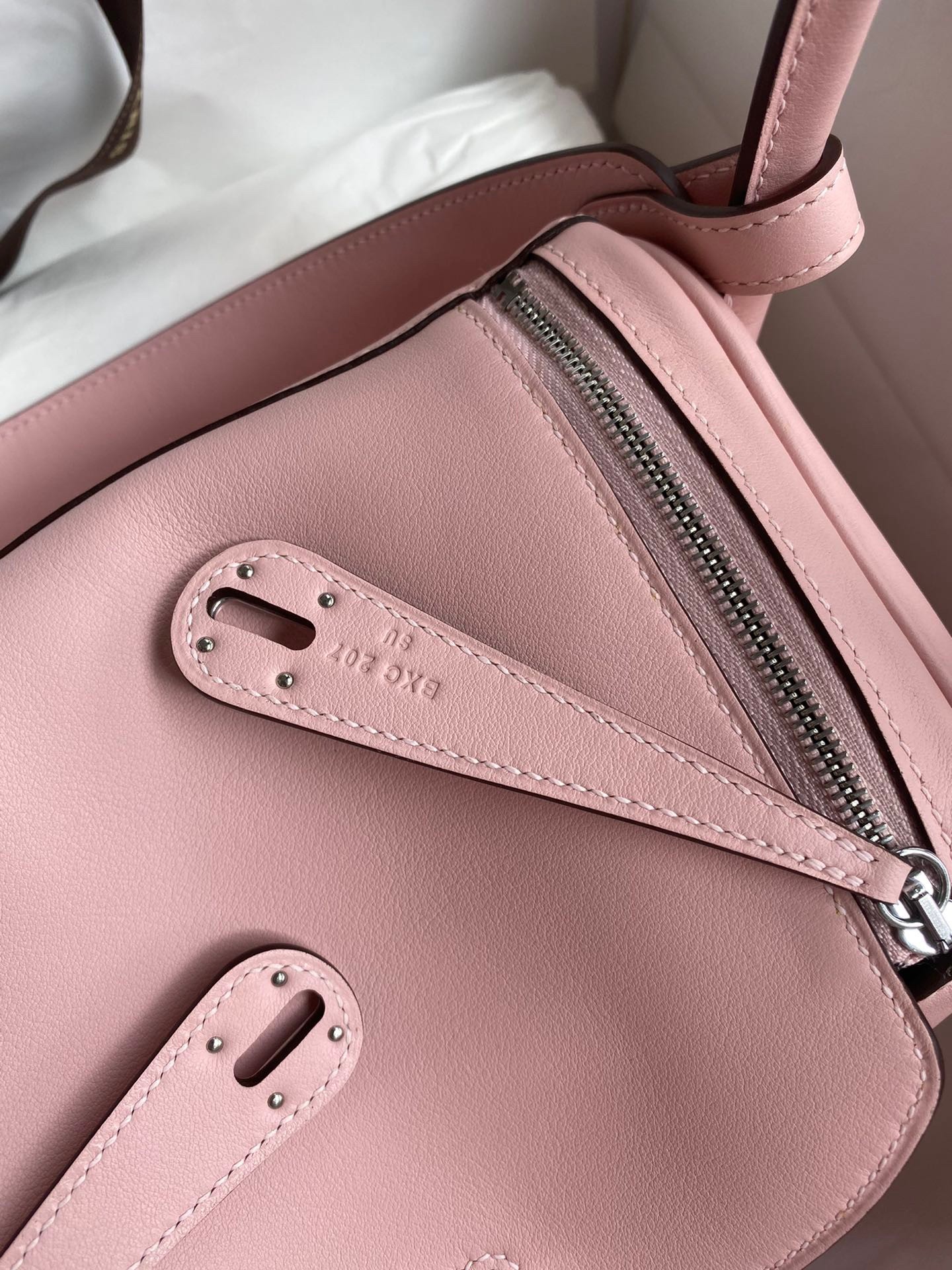 H**mes lindy 26 handmade bag in rose sakura swift calfskin
