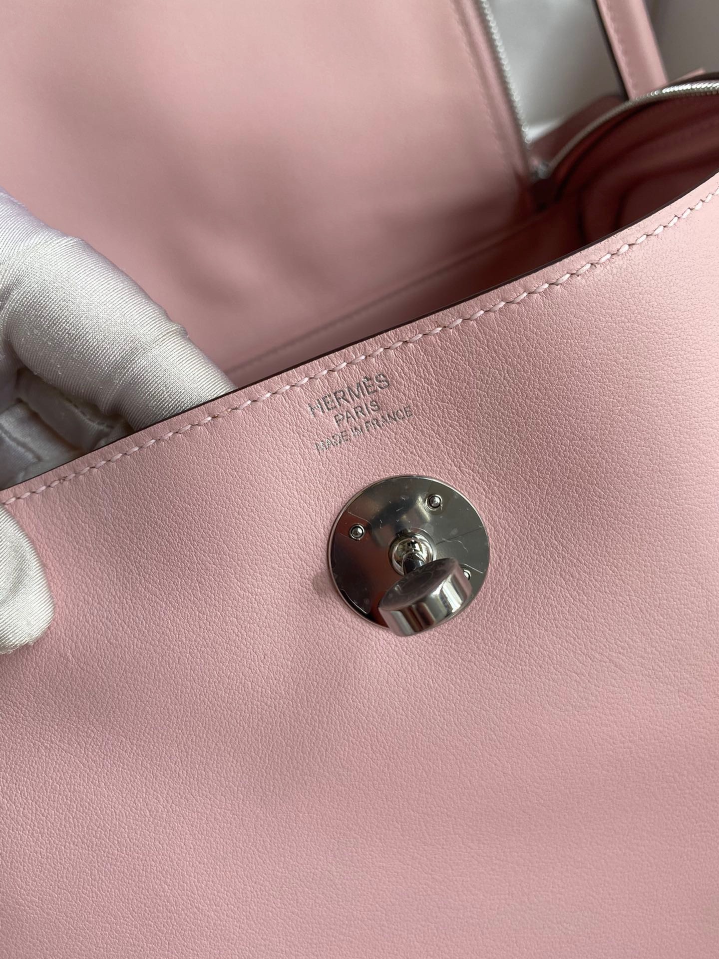 H**mes lindy 26 handmade bag in rose sakura swift calfskin