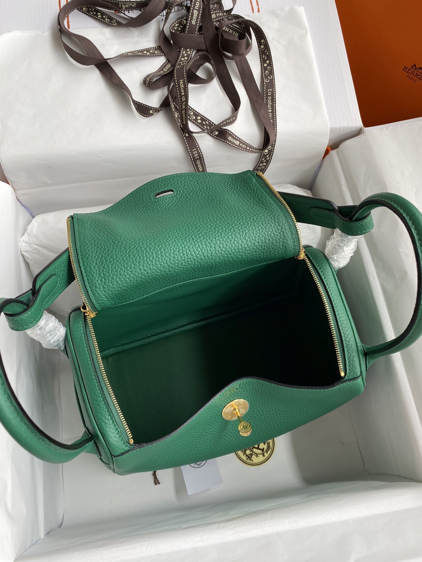 H**mes lindy 30 handmade bag in malachite clemence leather