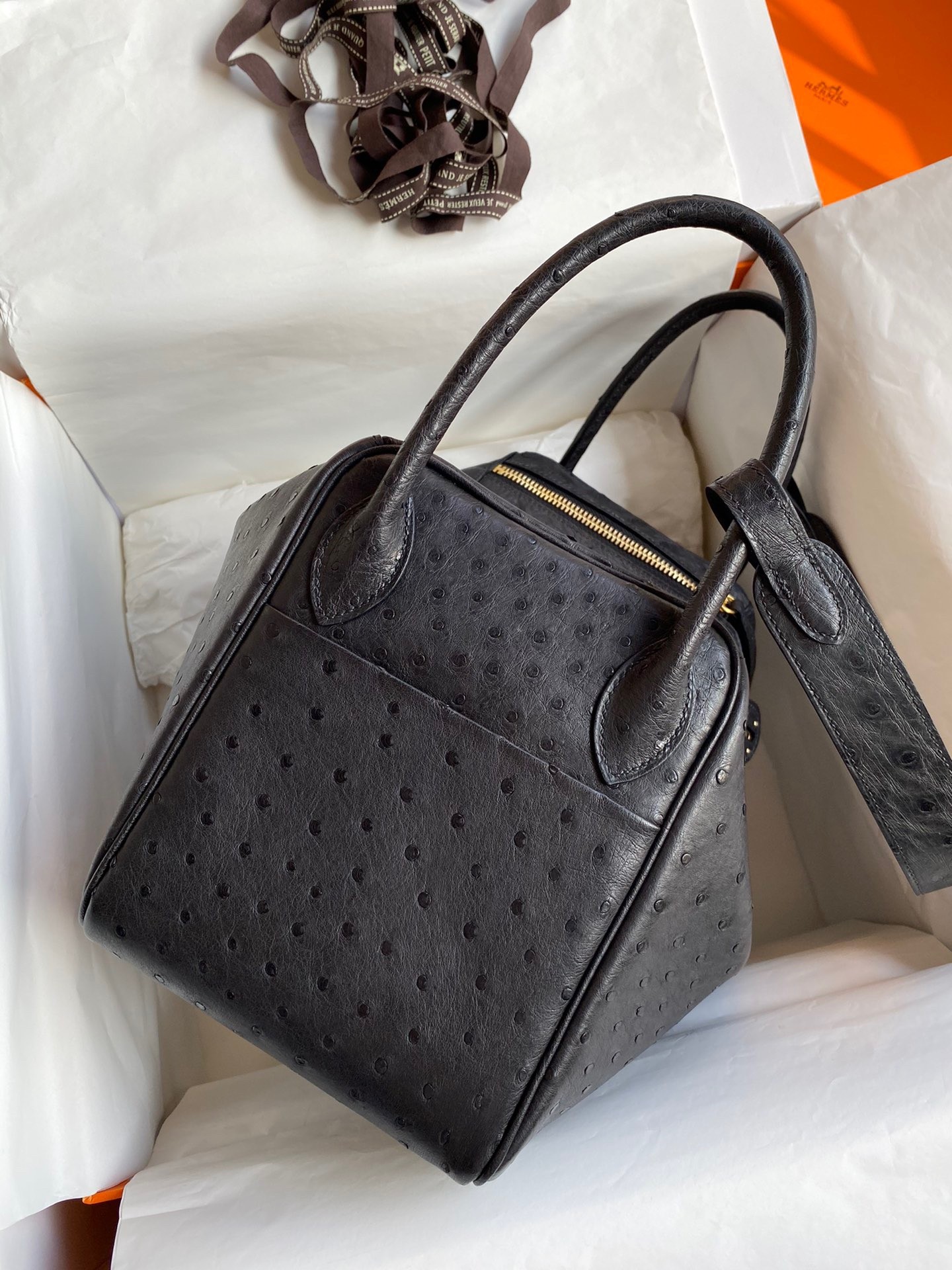 H**mes lindy 30 handmade bag in black ostrich leather