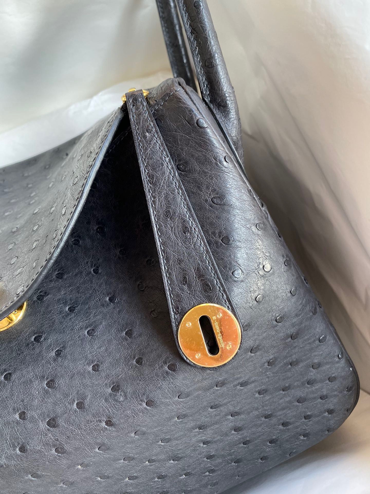 H**mes lindy 30 handmade bag in black ostrich leather