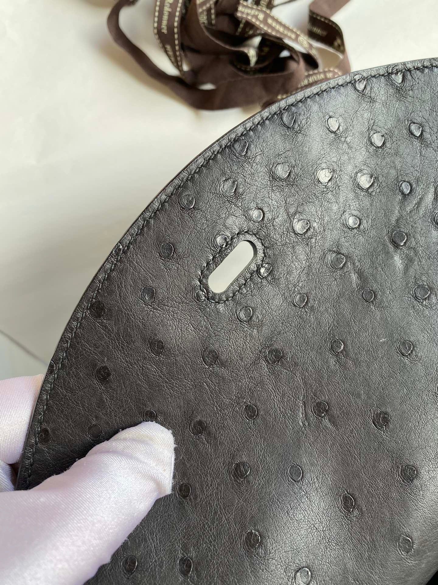 H**mes lindy 30 handmade bag in black ostrich leather