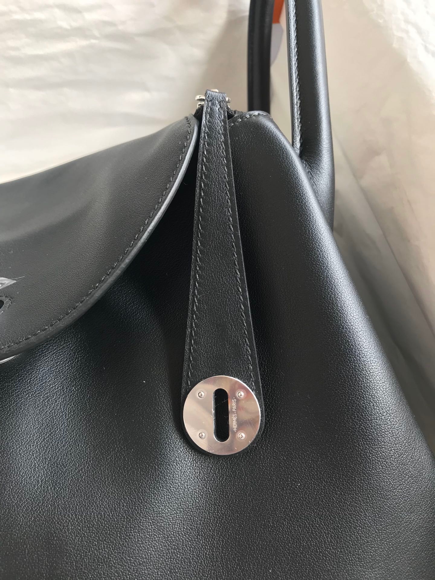 H**mes touch lindy 30 handmade bag in black swift calfskin
