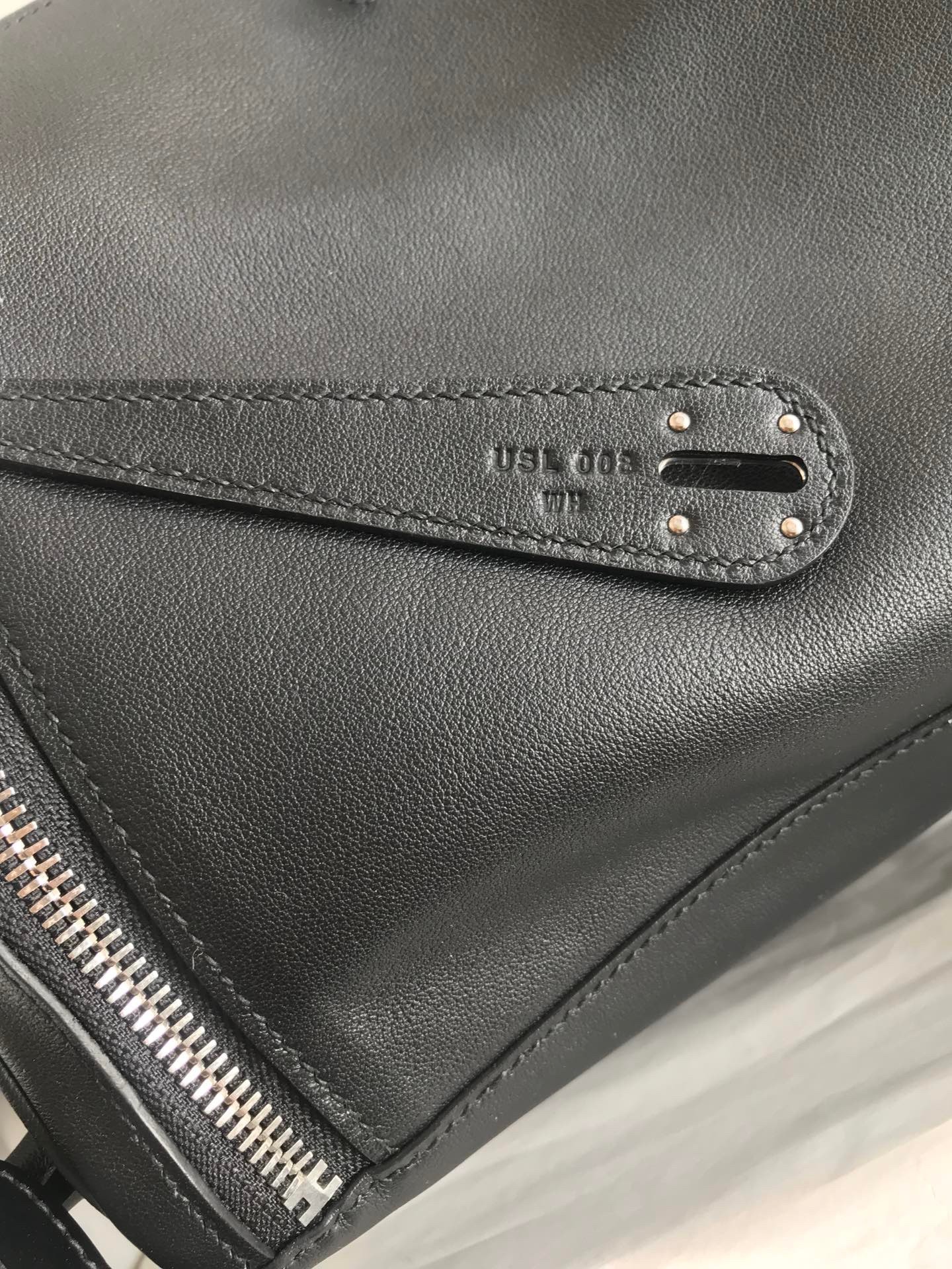 H**mes touch lindy 30 handmade bag in black swift calfskin