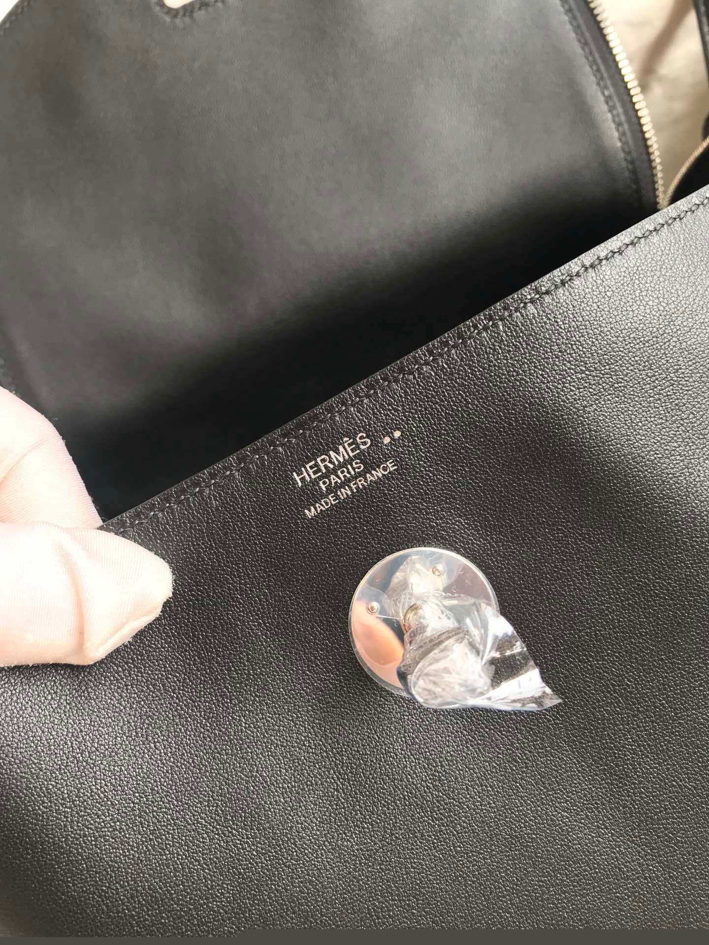 H**mes touch lindy 30 handmade bag in black swift calfskin