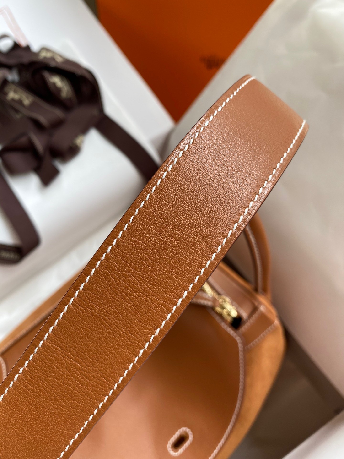 H**mes lindy 30 handmade bag in gold doblis suede calfskin