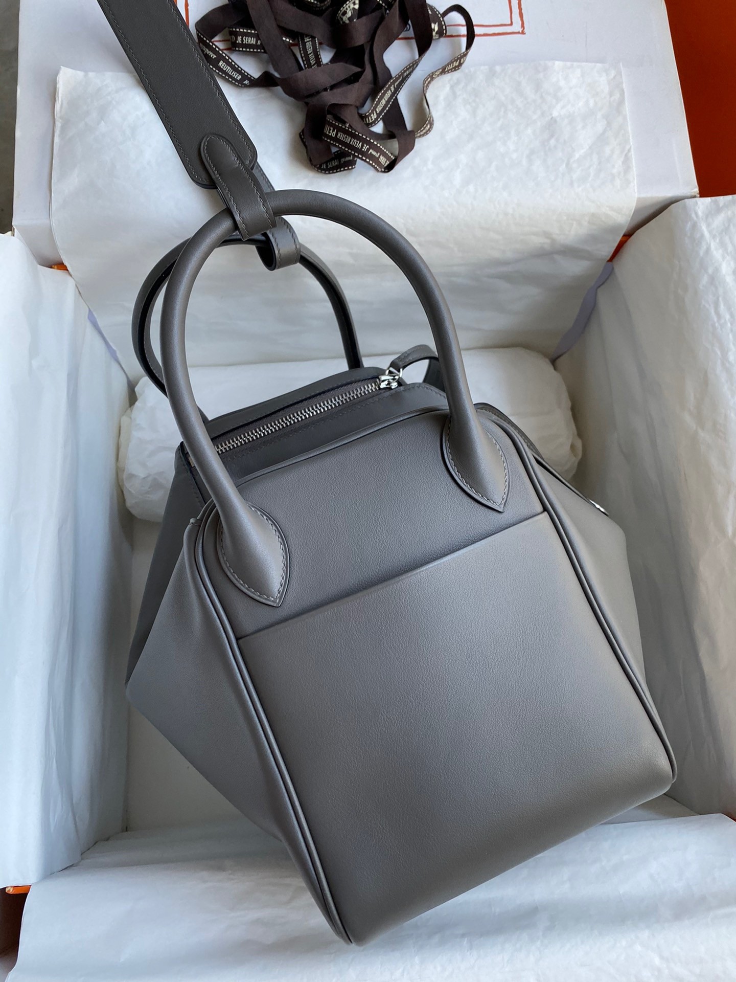 H**mes lindy 30 handmade bag in grey swift calfskin