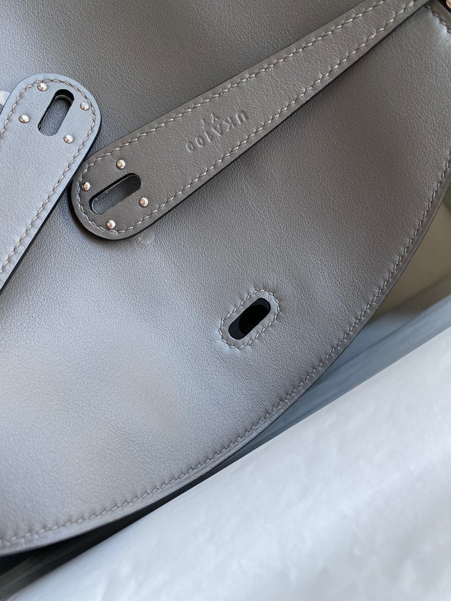 H**mes lindy 30 handmade bag in grey swift calfskin