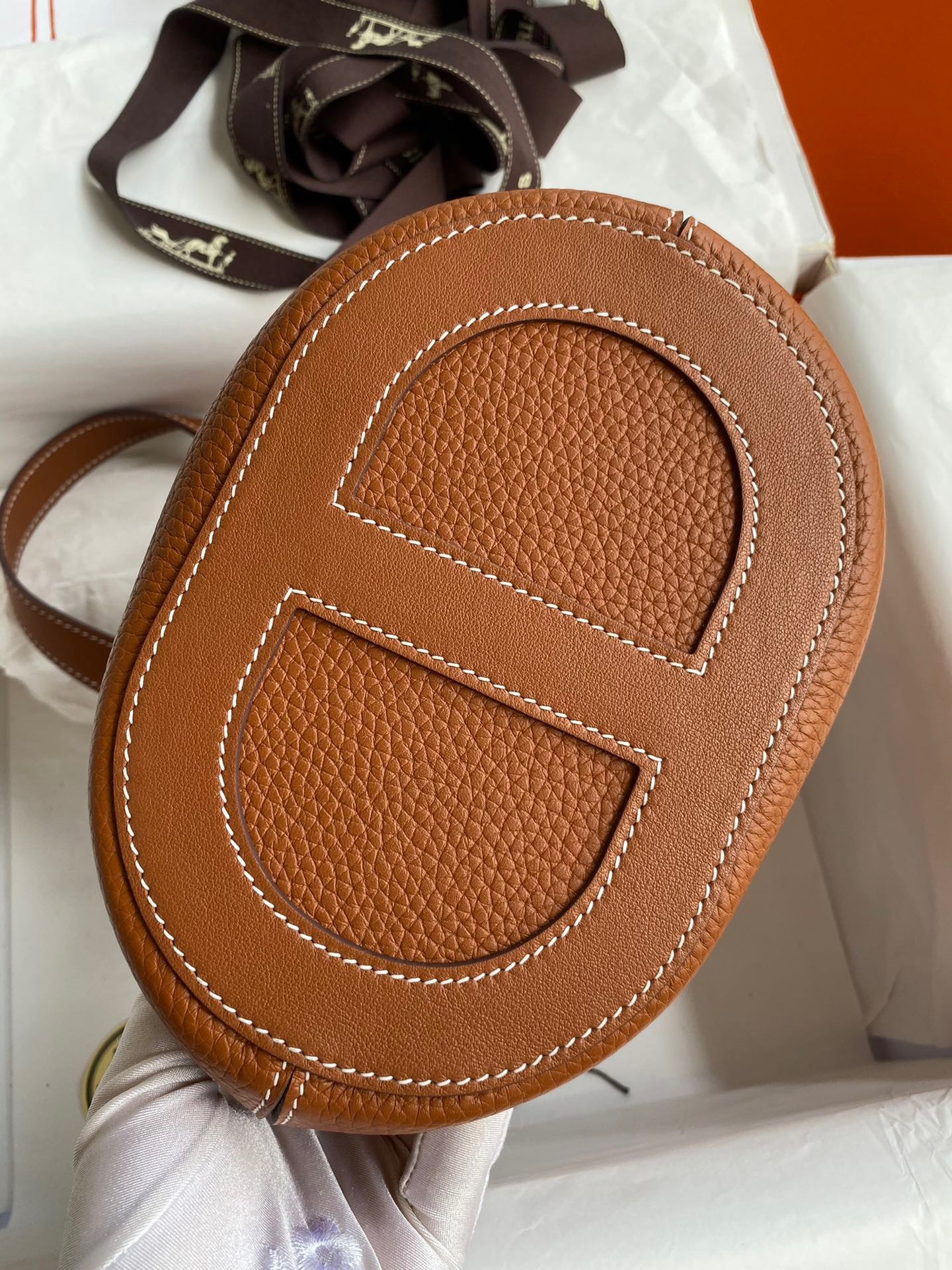 H**mes in the loop 18 handmade bag in gold clemence leather