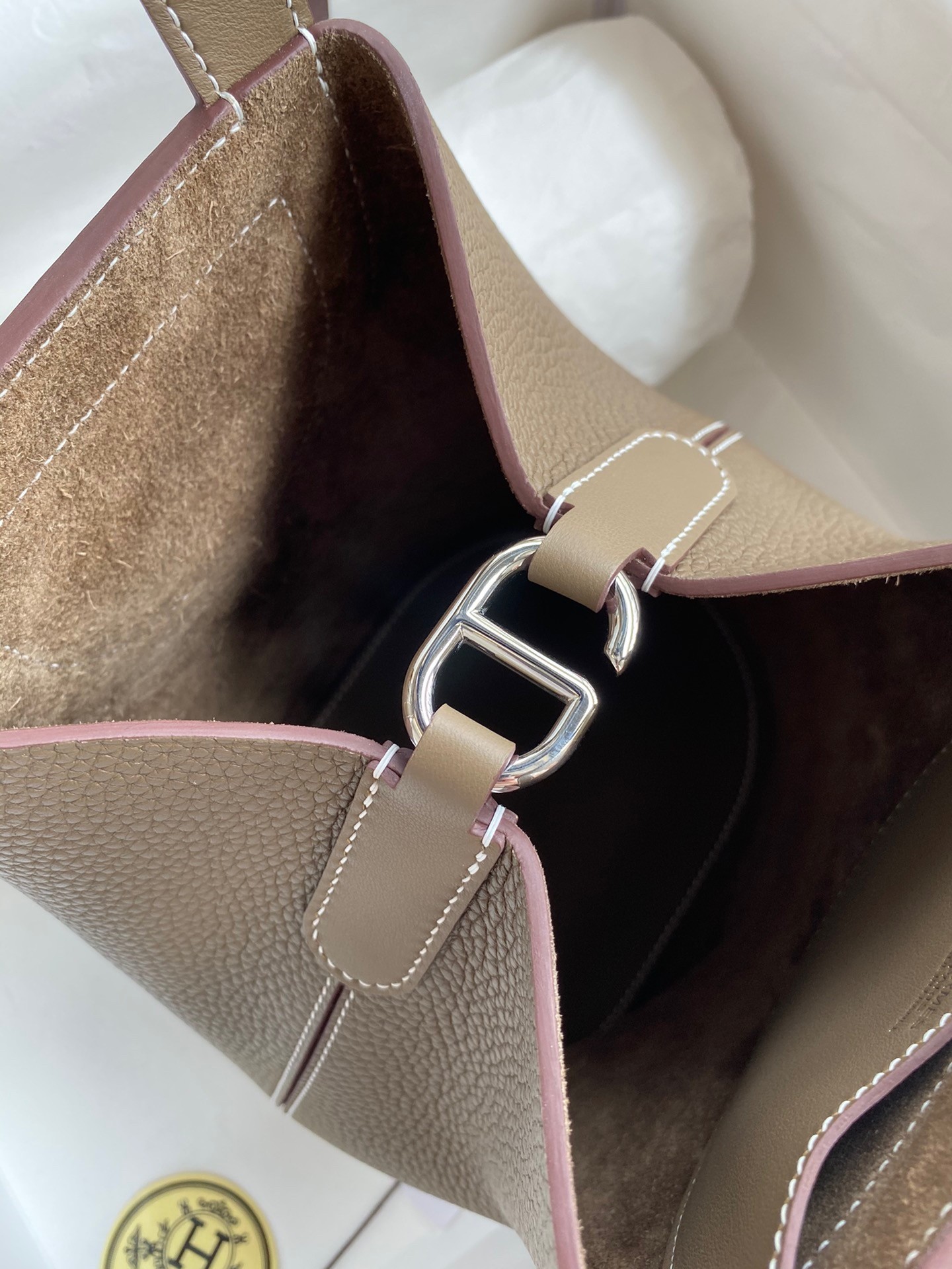 H**mes in the loop 18 handmade bag in taupe clemence leatherther