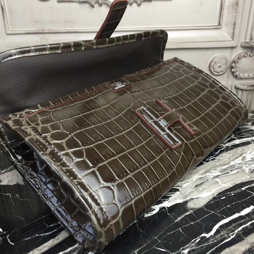 H**mes jige elan 29 clutch in chocolate crocodile leather