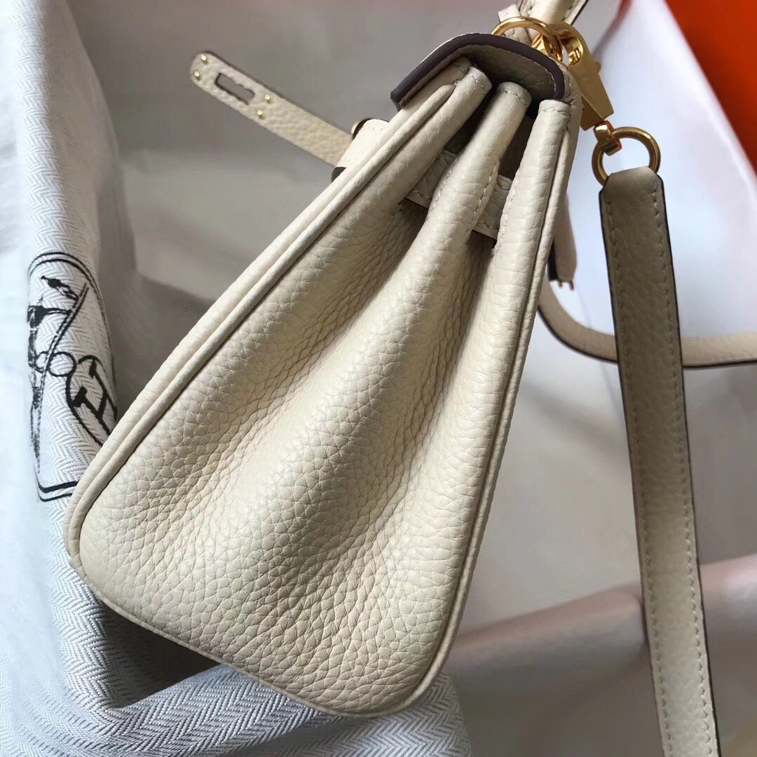 H**mes mini kelly 20cm bag in craie clemence leather