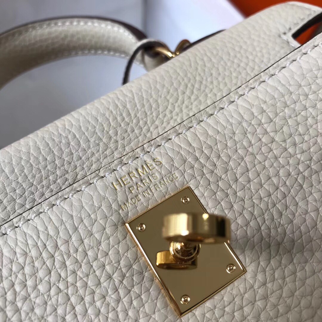 H**mes mini kelly 20cm bag in craie clemence leather
